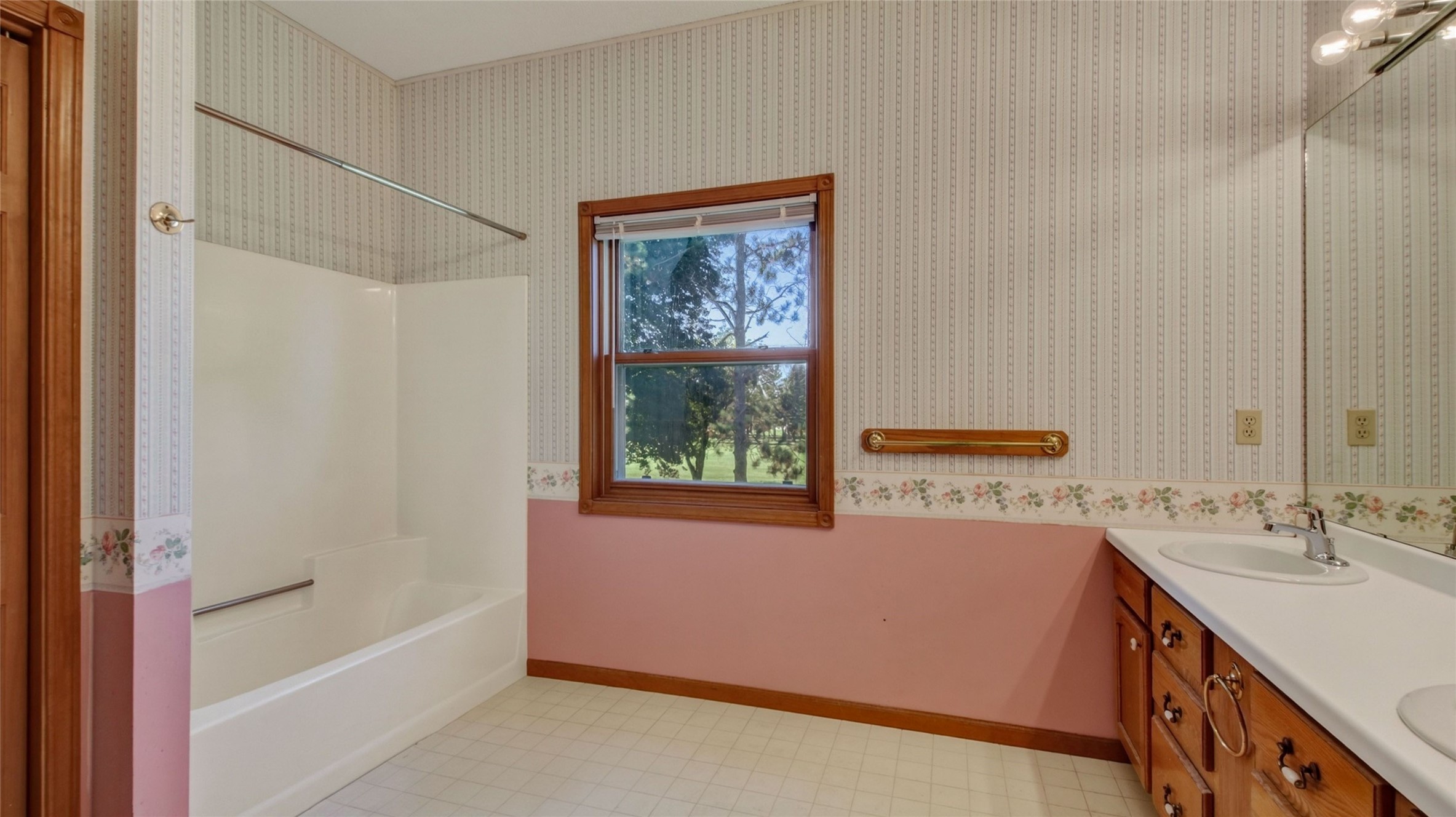 W514 Oak Street Property Photo 29