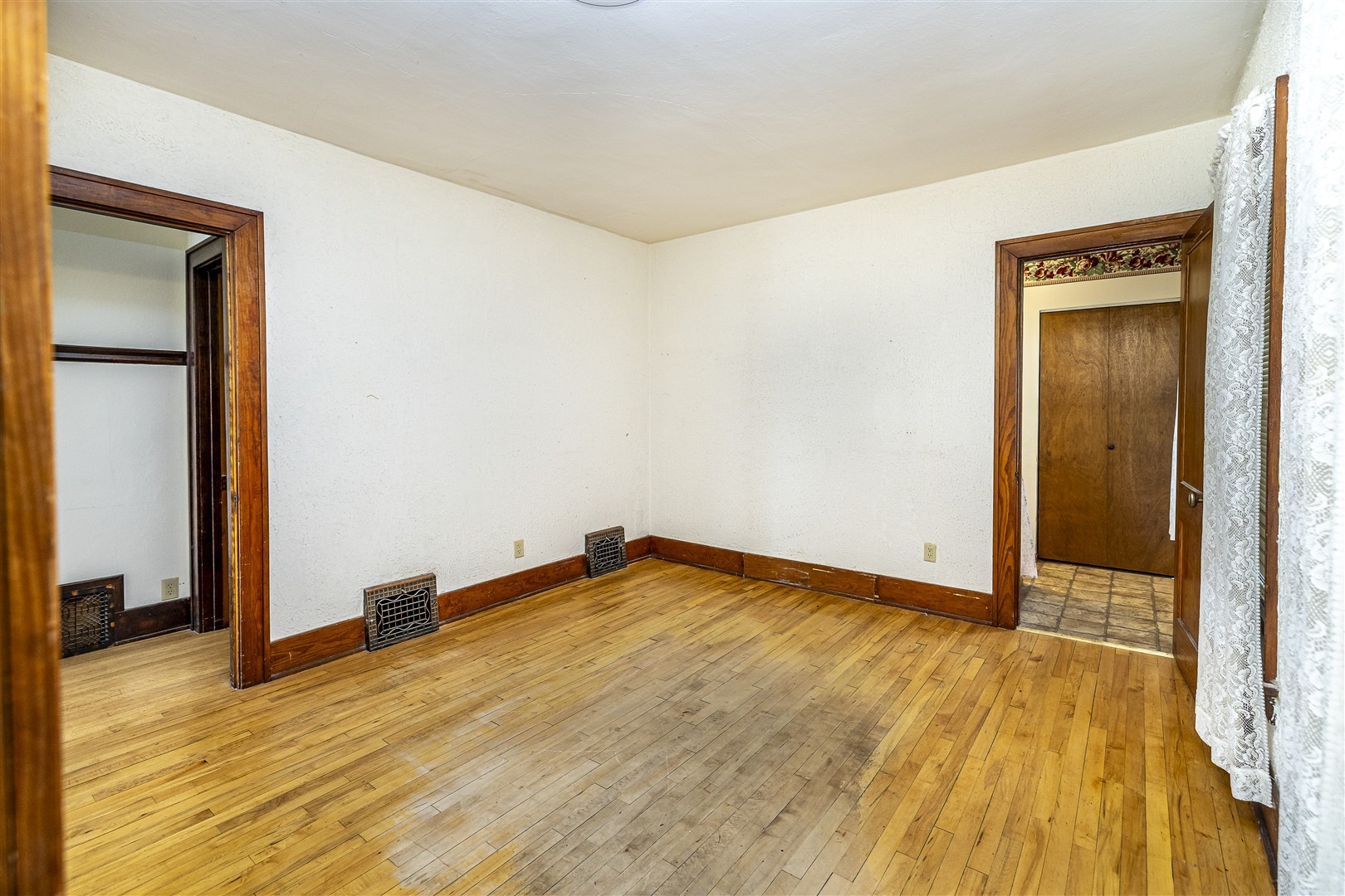 617 Main Street Property Photo 8