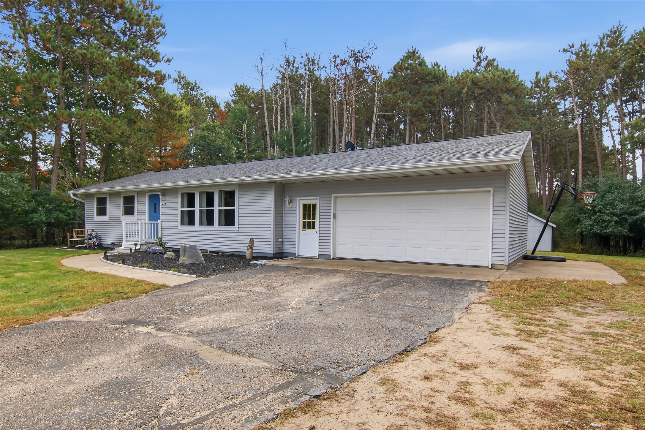 435 S Beach Drive Property Photo 3