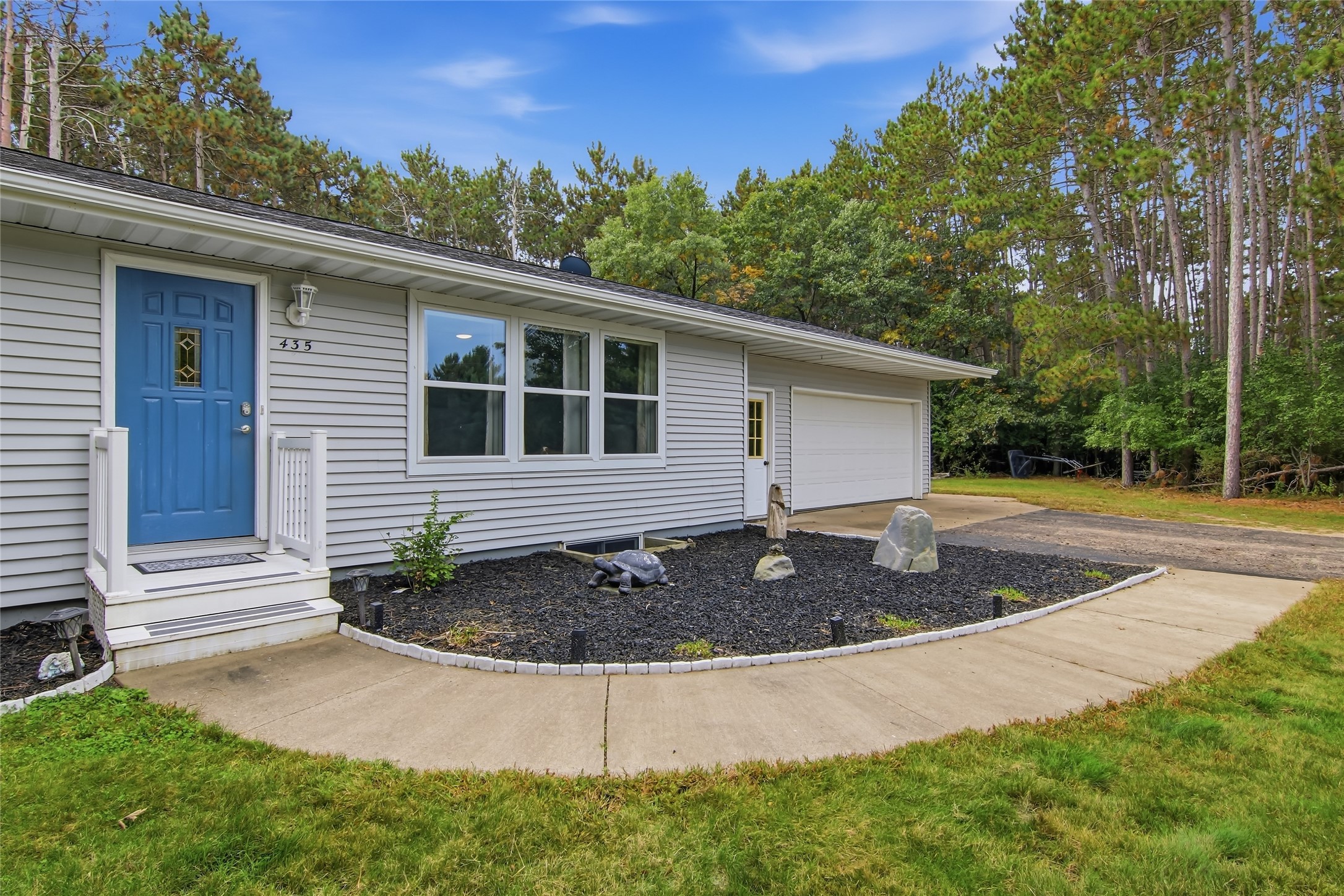 435 S Beach Drive Property Photo 4