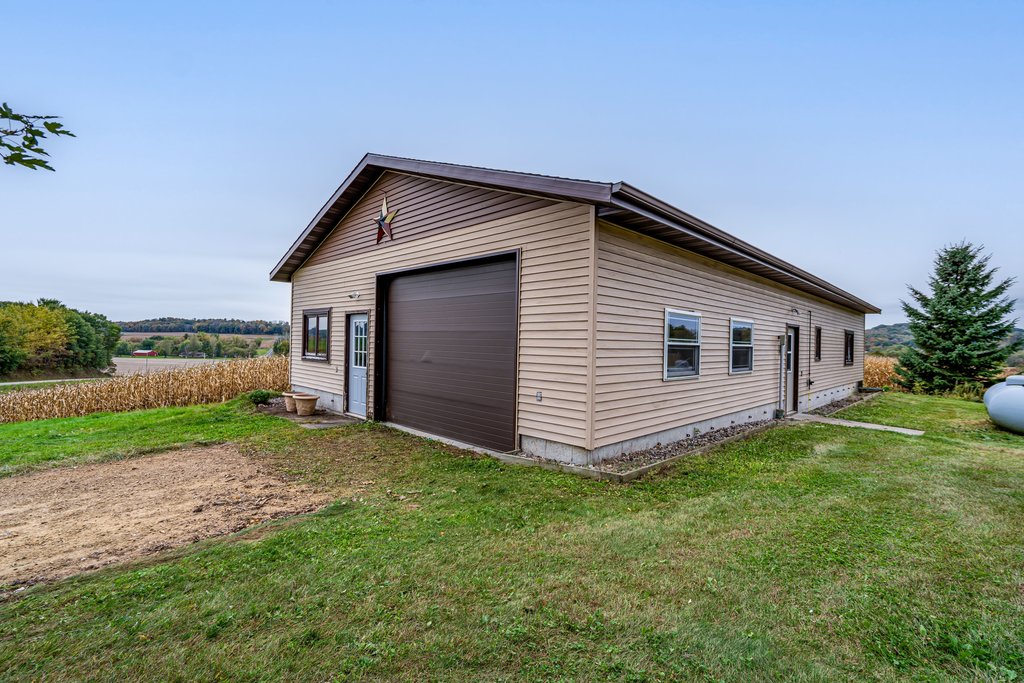 N4675 330th Street Property Photo 43