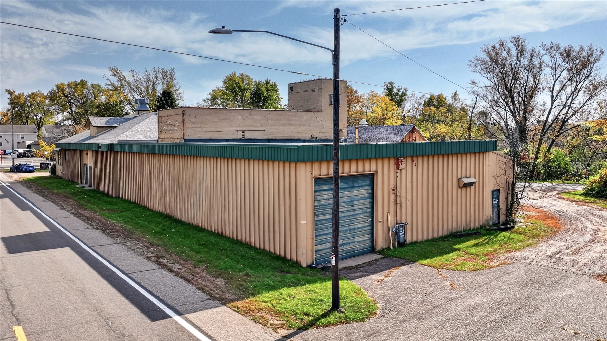 321 W Menomonie / Hwy 12 Street Property Photo 1