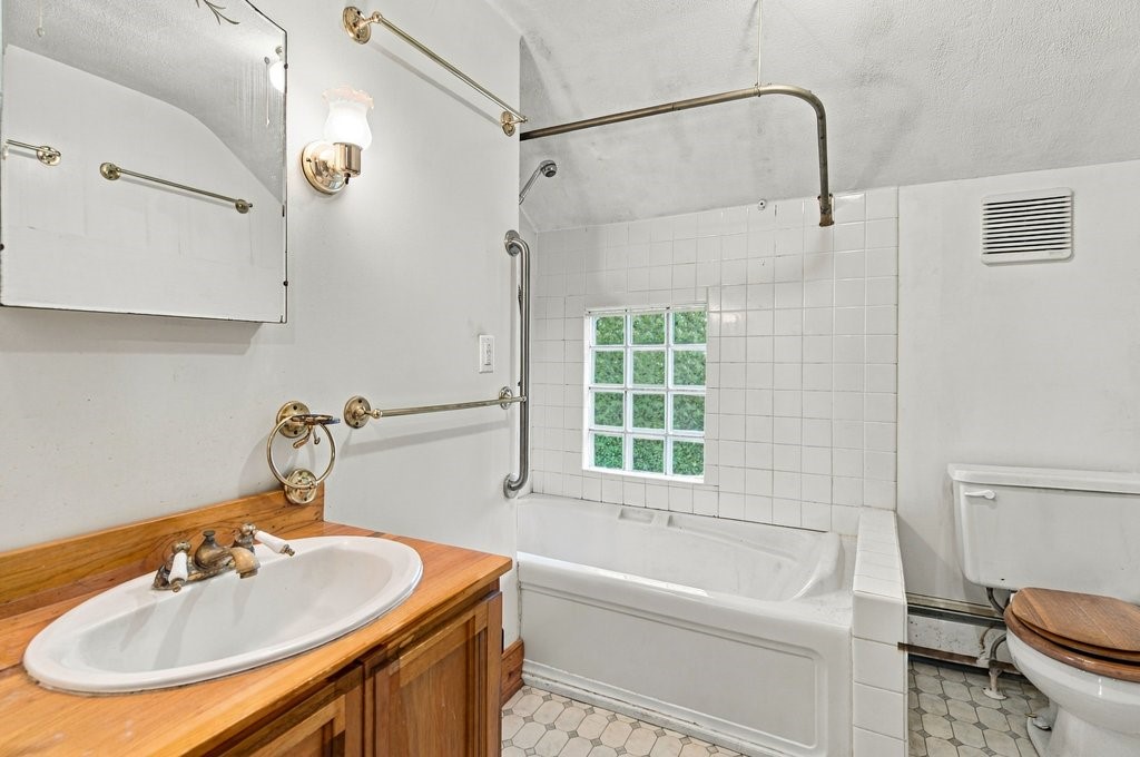 N5053 W 13th Street N Property Photo 16