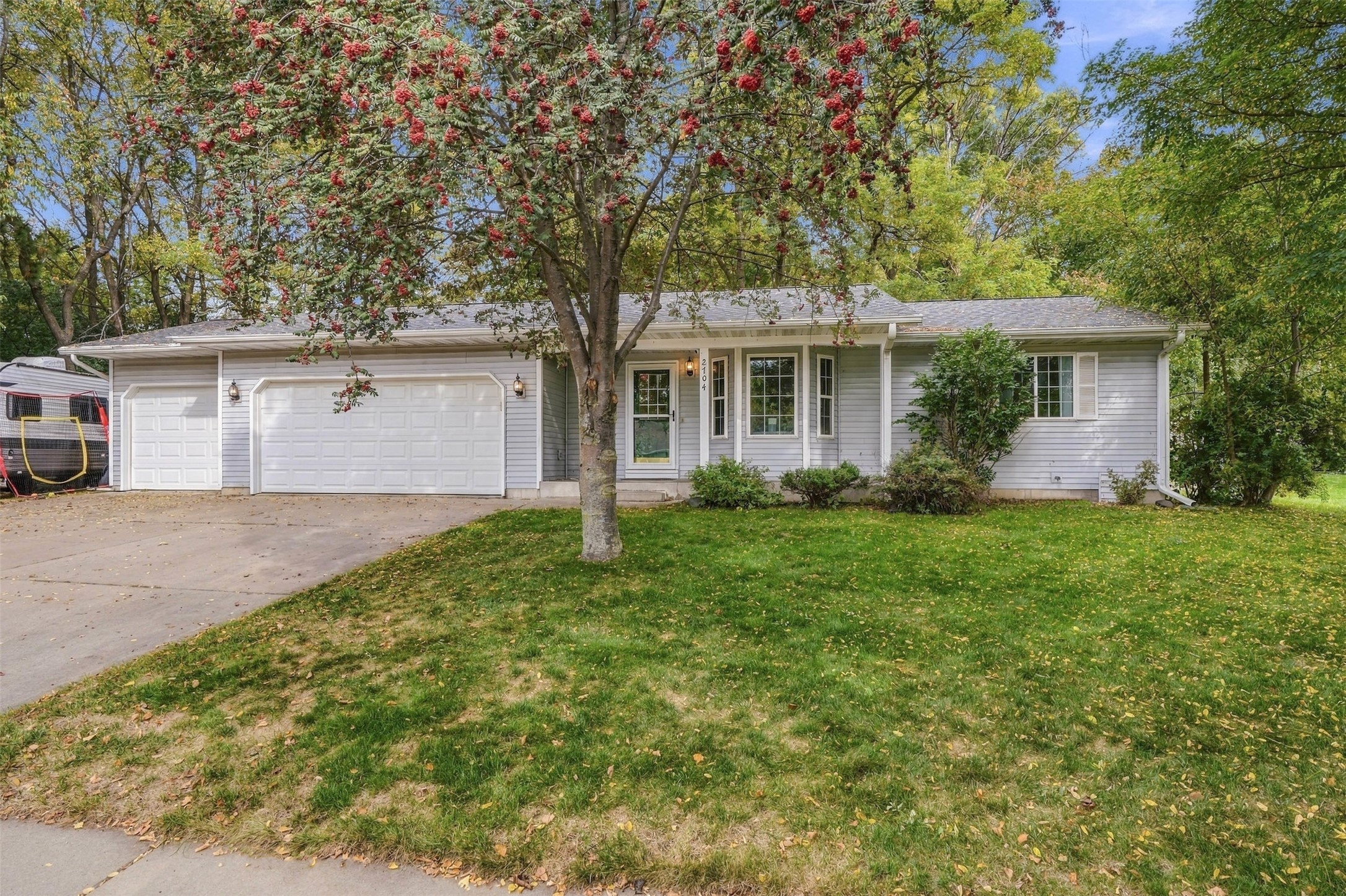 2704 Hemlock Lane Property Photo 1