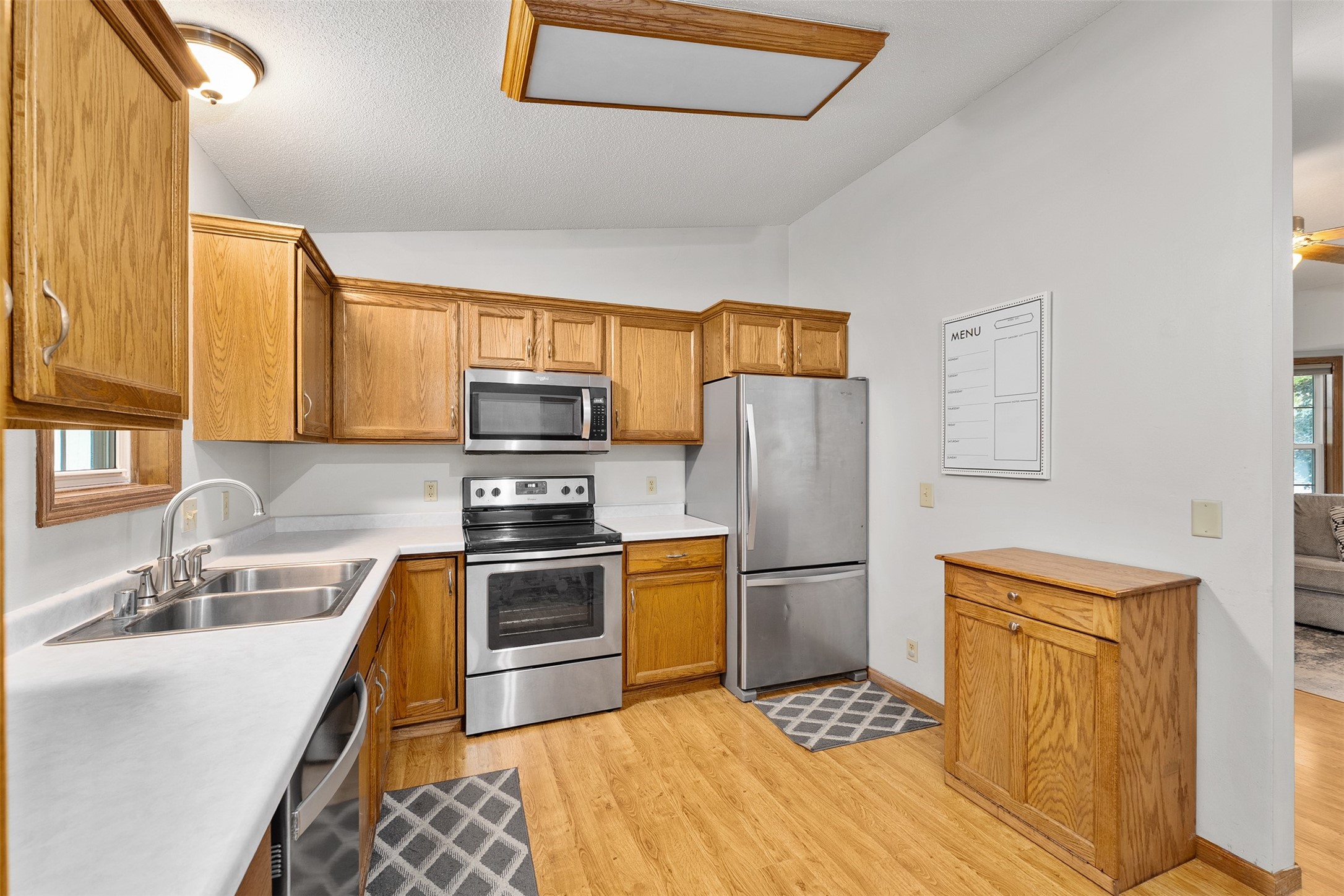 2704 Hemlock Lane Property Photo 11