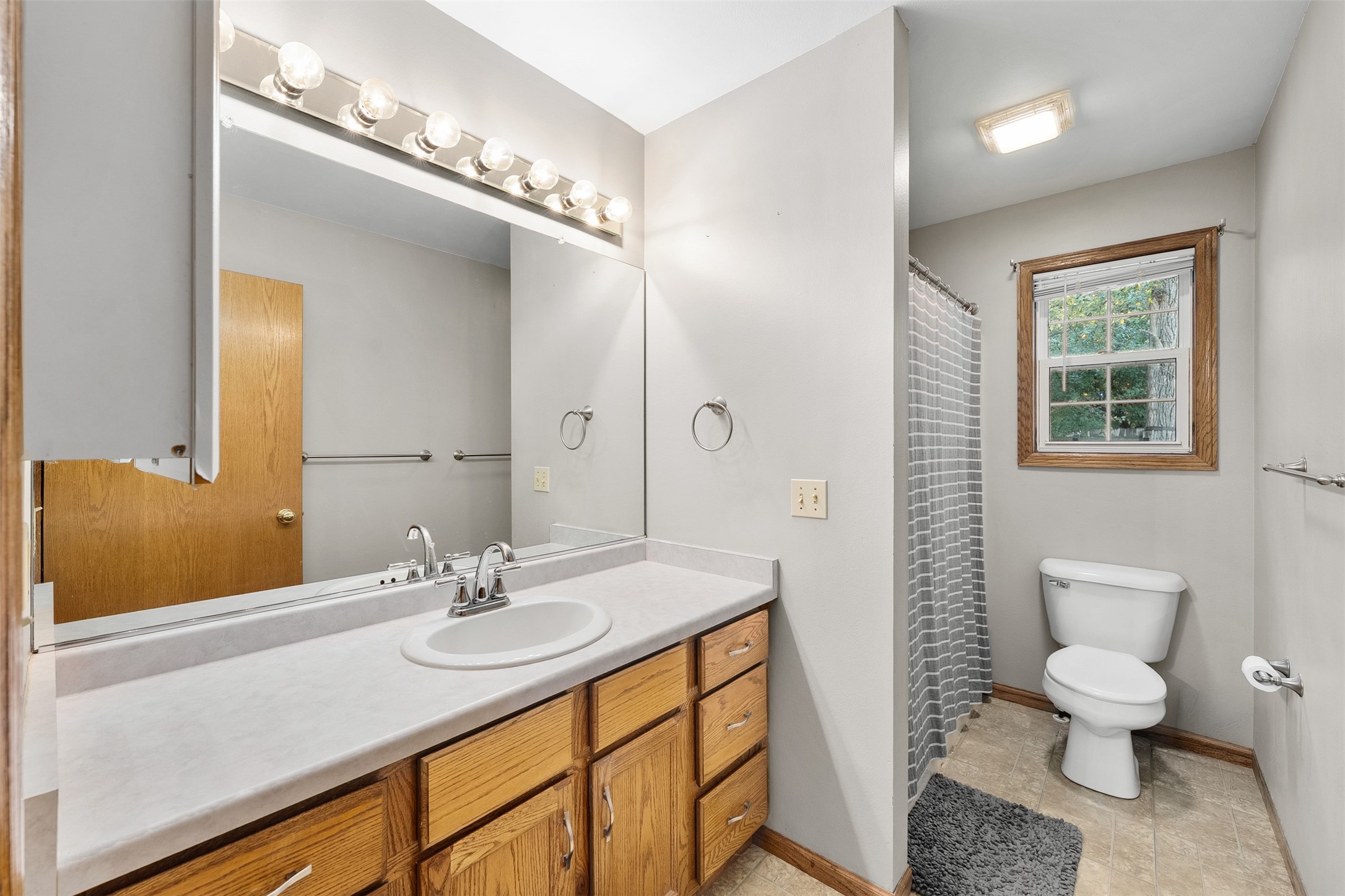 2704 Hemlock Lane Property Photo 13
