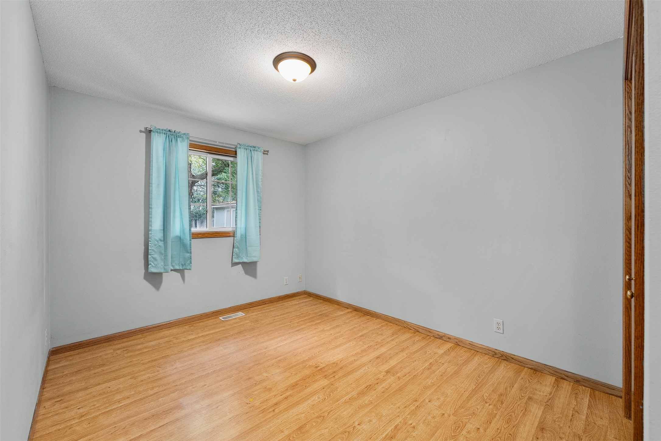 2704 Hemlock Lane Property Photo 15