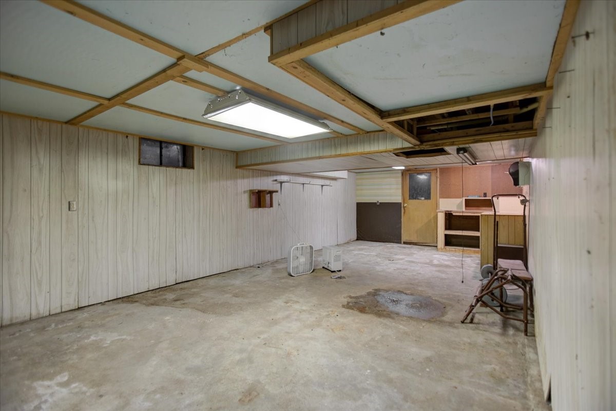 826 E 3rd Avenue Property Photo 30