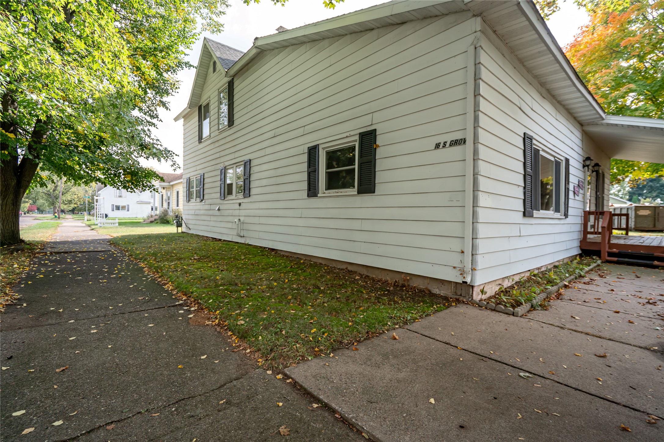 16 S Grove Street Property Photo 6