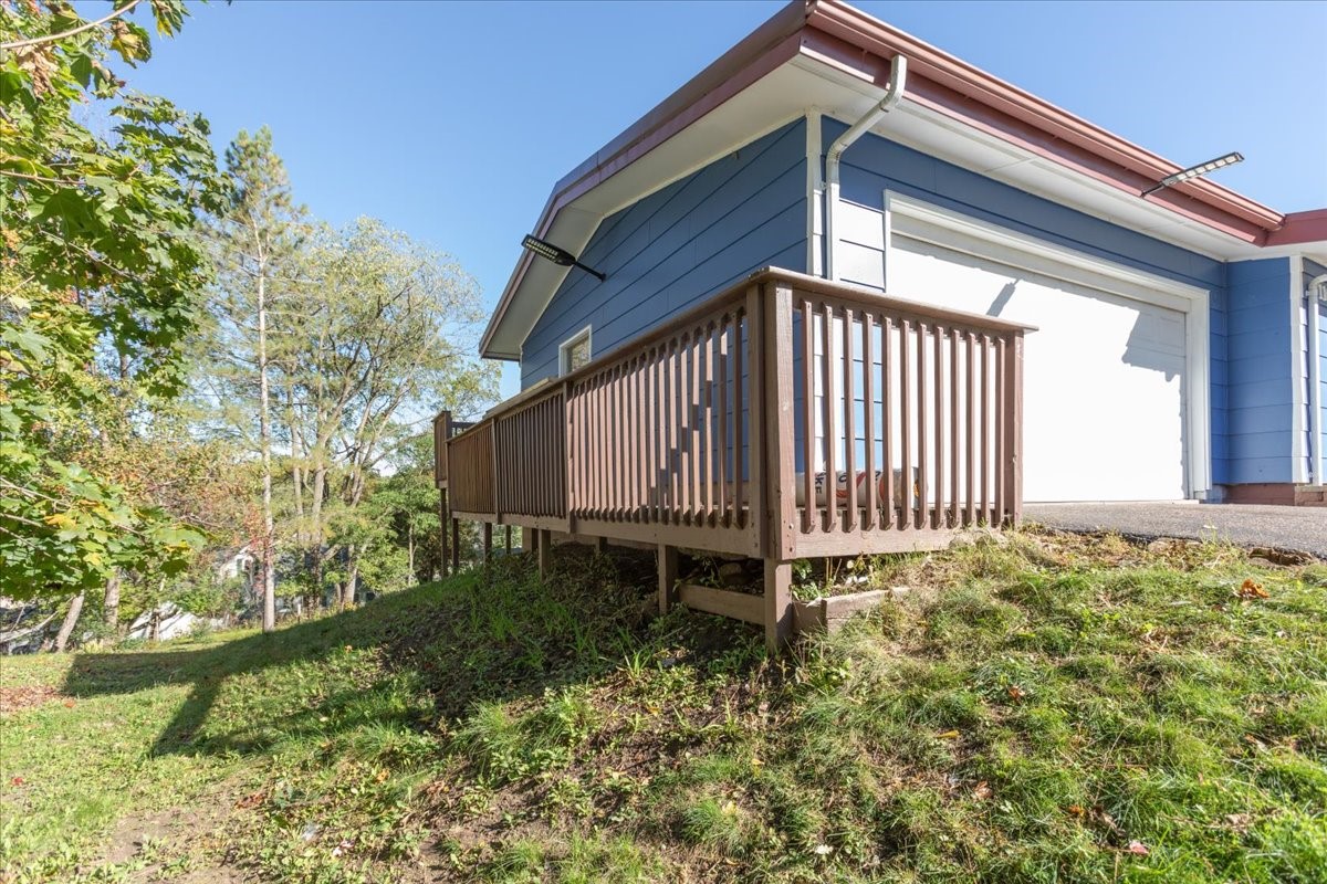 1109 16th Avenue E Property Photo 9