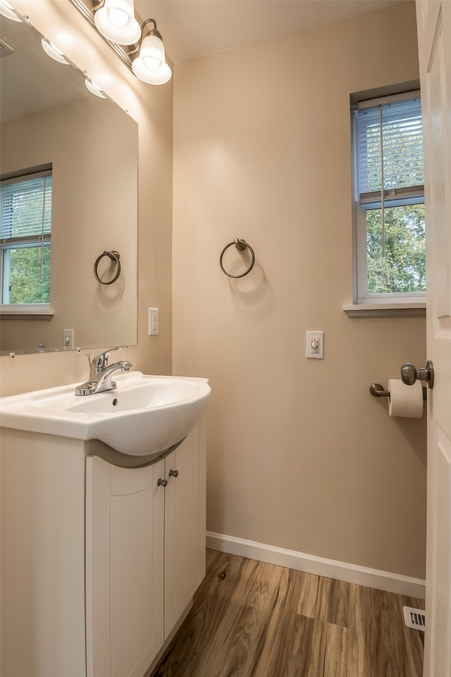 510 1st Avenue Property Photo 16