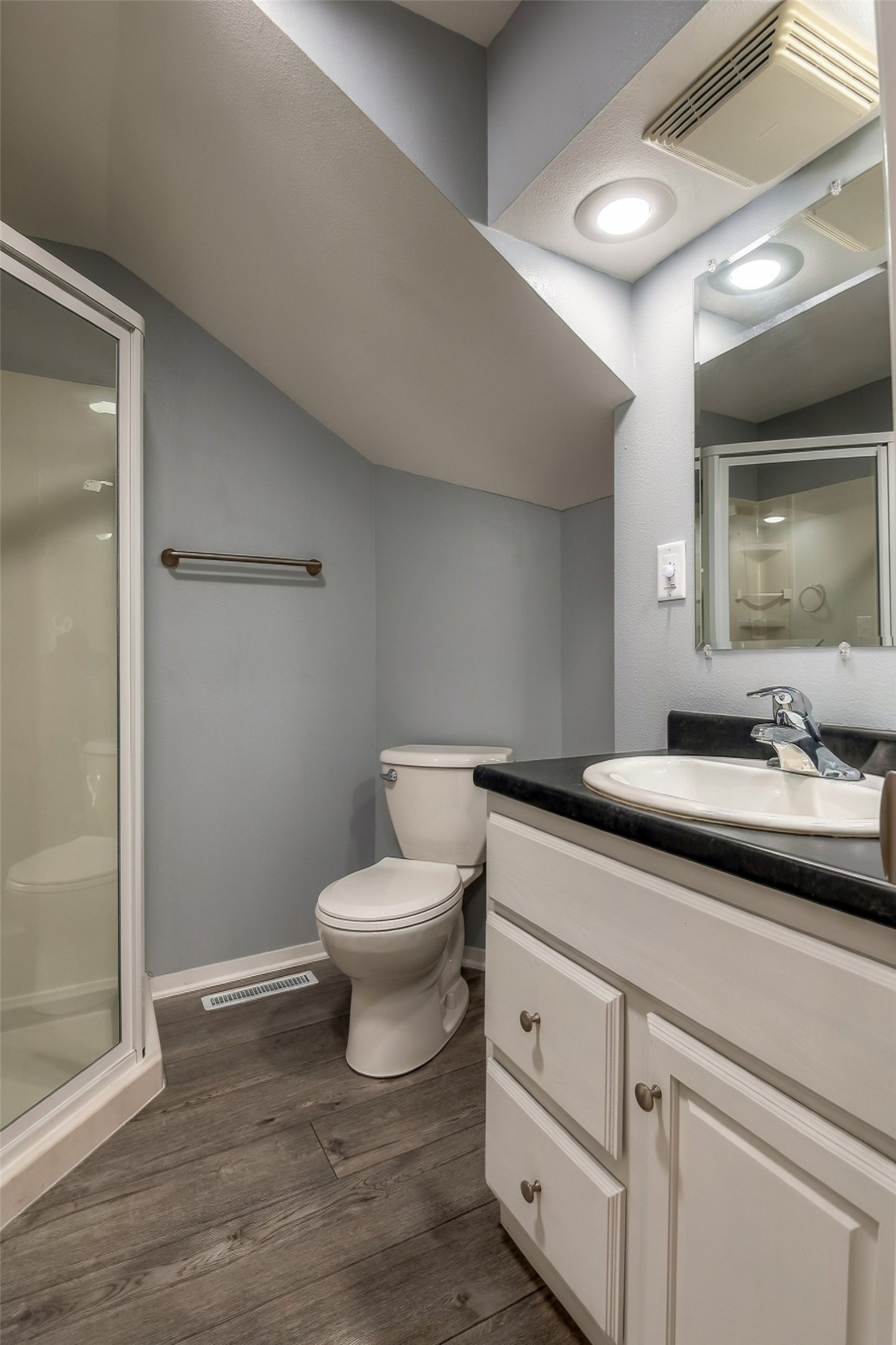 510 1st Avenue Property Photo 24