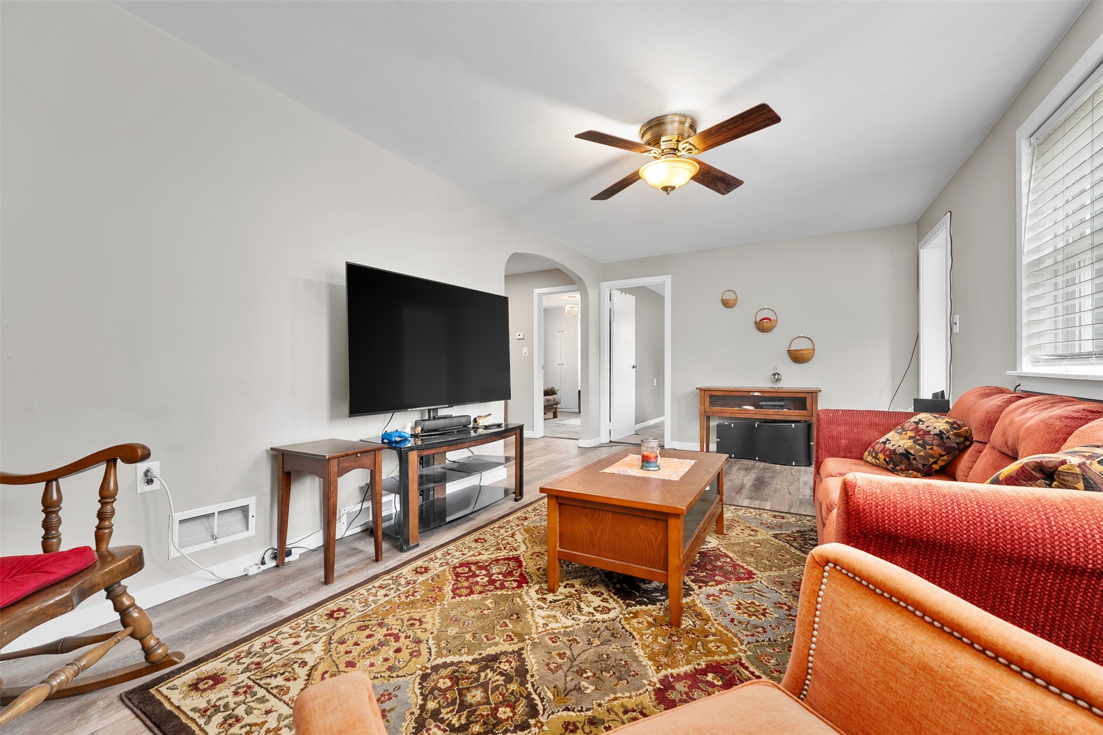205 W South Avenue Property Photo 6