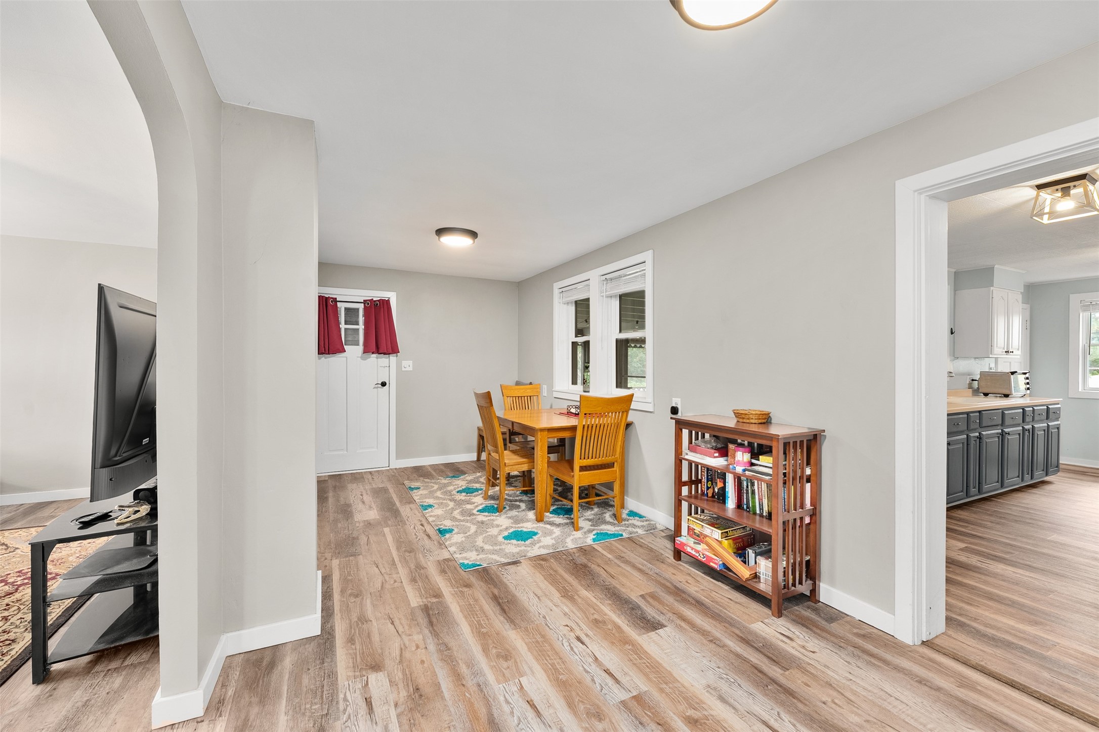 205 W South Avenue Property Photo 9