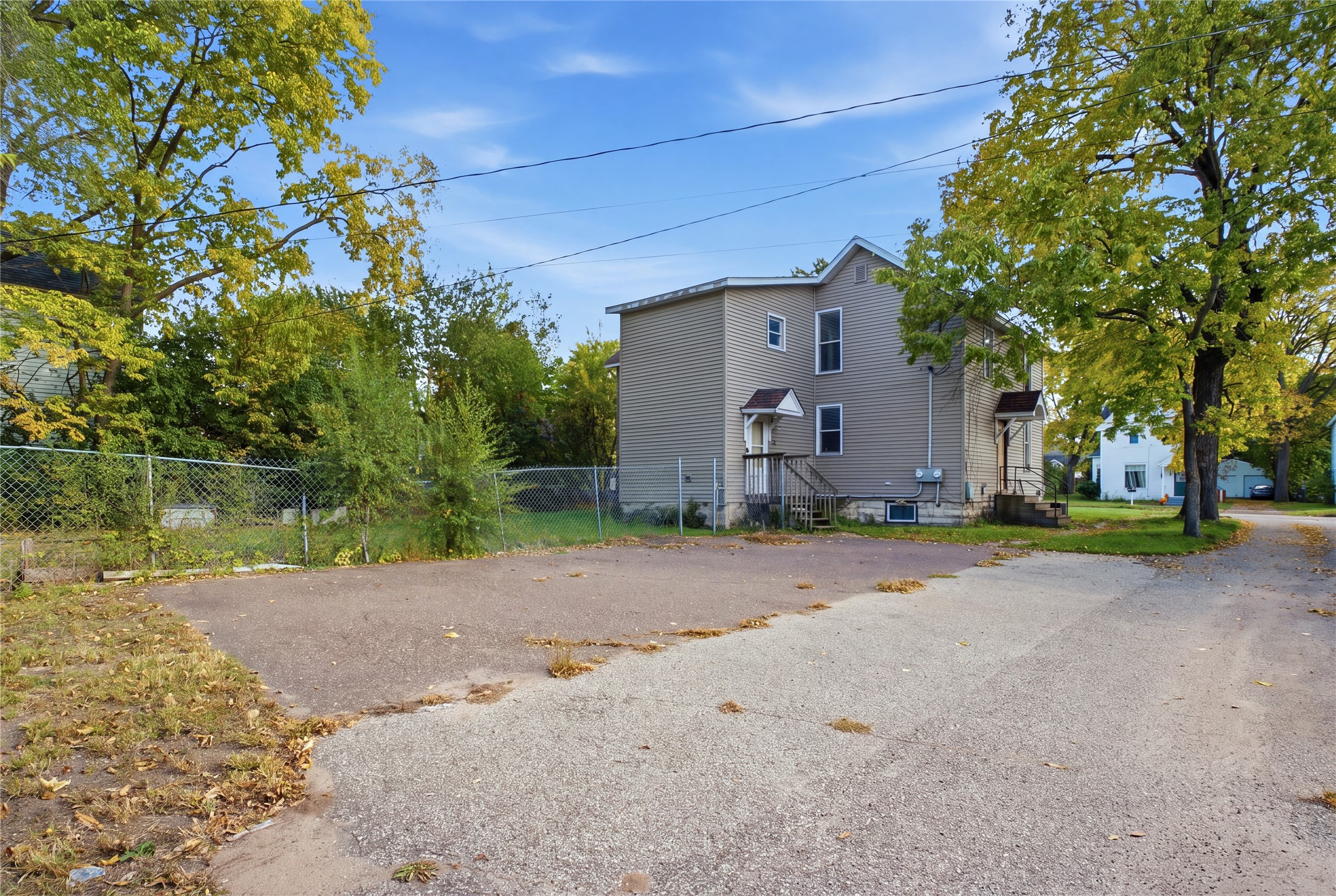 1014 Summit Street 2 Property Photo 5