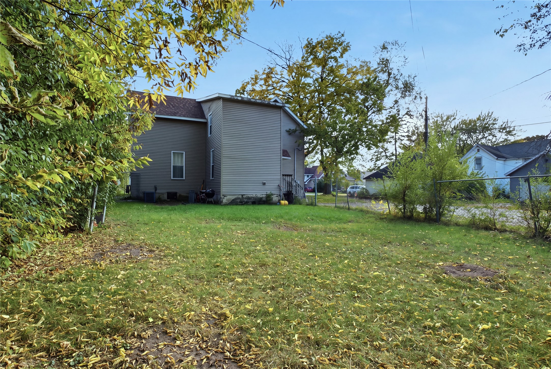 1014 Summit Street 2 Property Photo 6