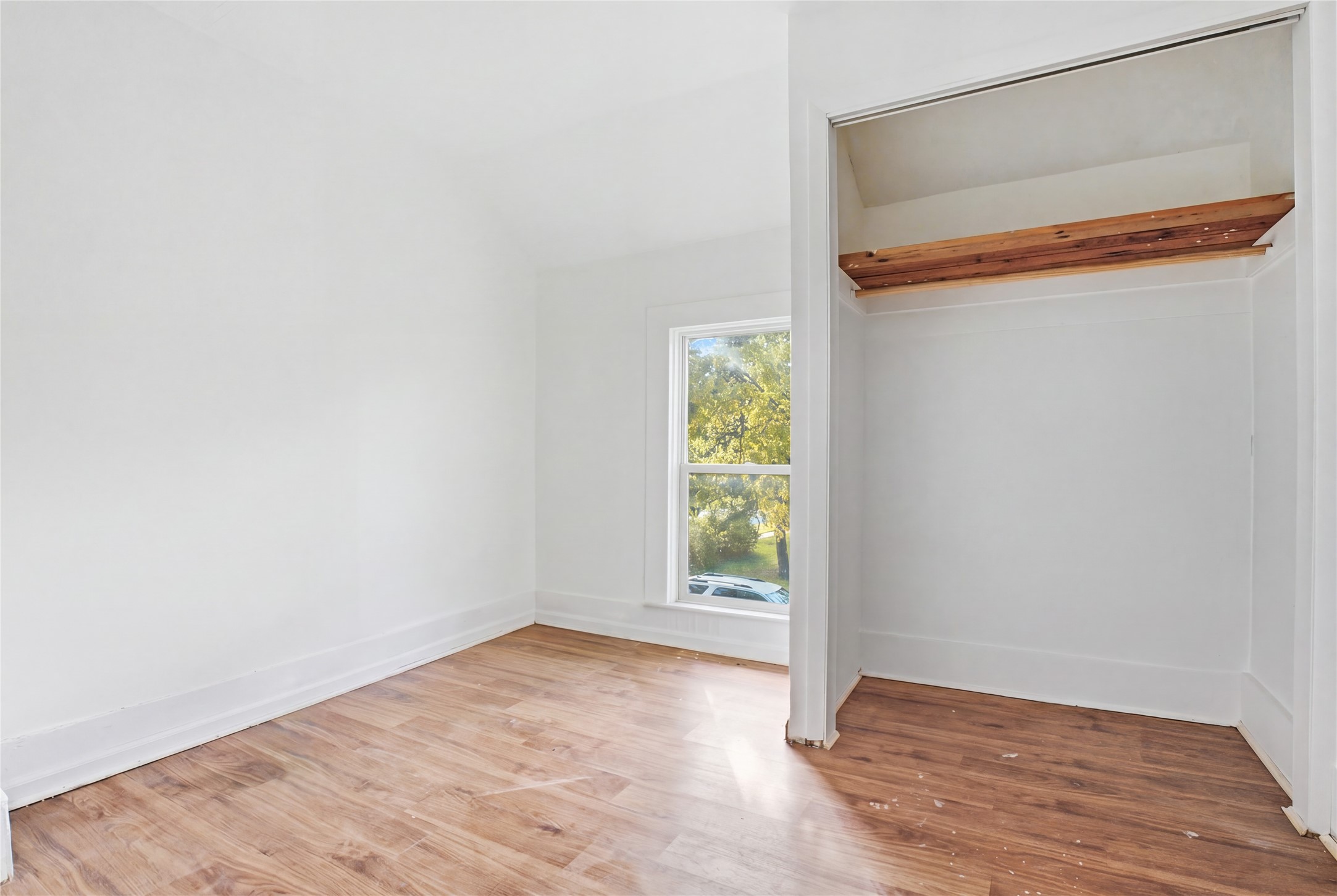 1014 Summit Street 2 Property Photo 18
