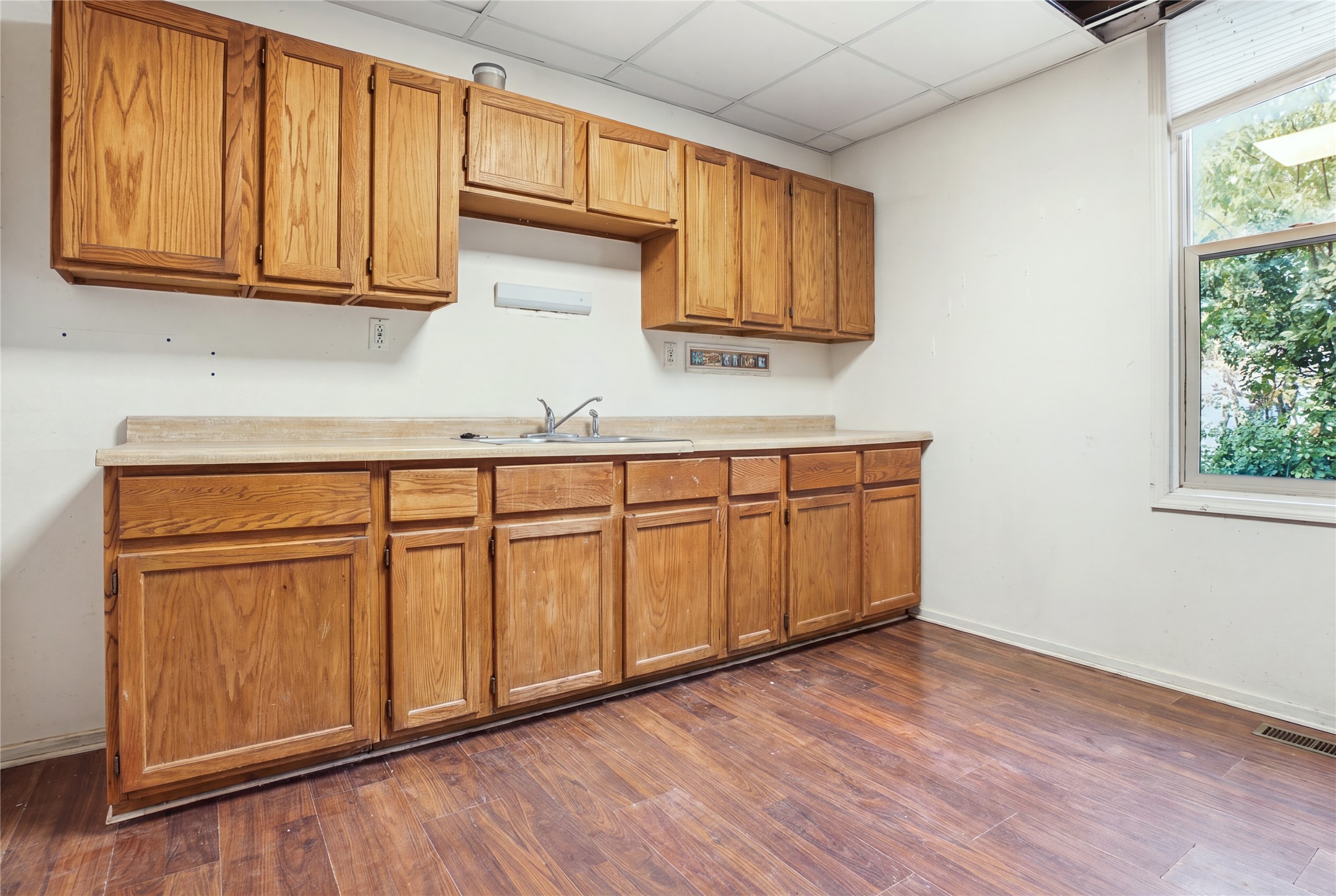 1014 Summit Street 2 Property Photo 23