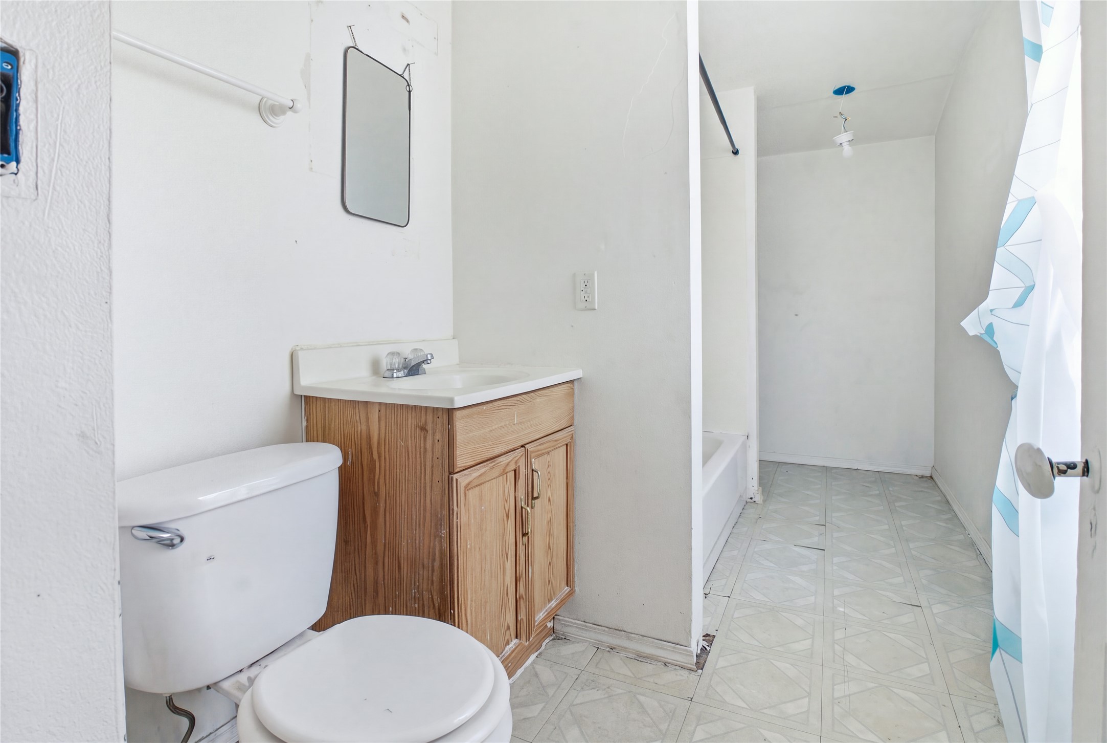1014 Summit Street 2 Property Photo 30