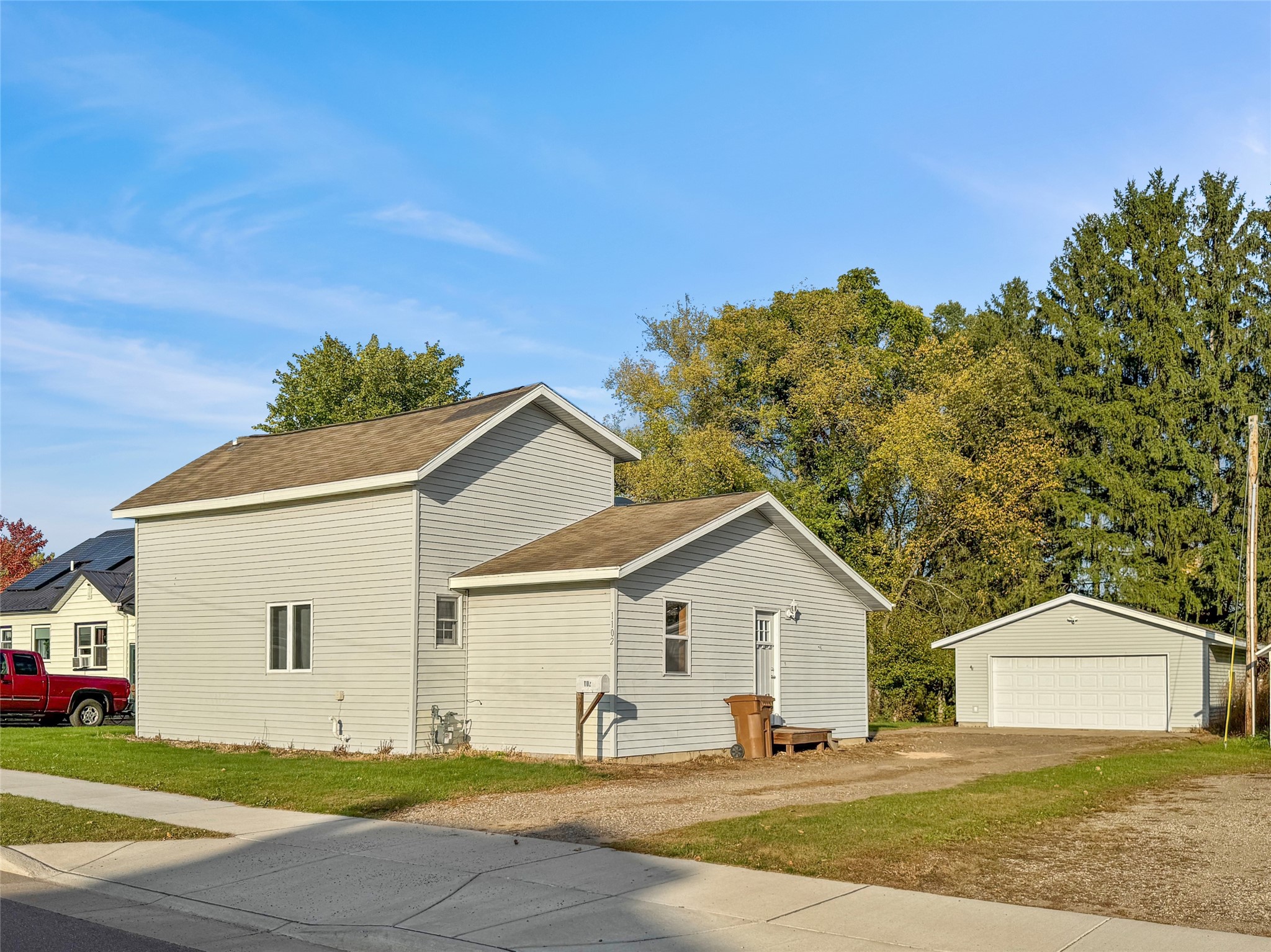 1102 Newman Street Property Photo 3