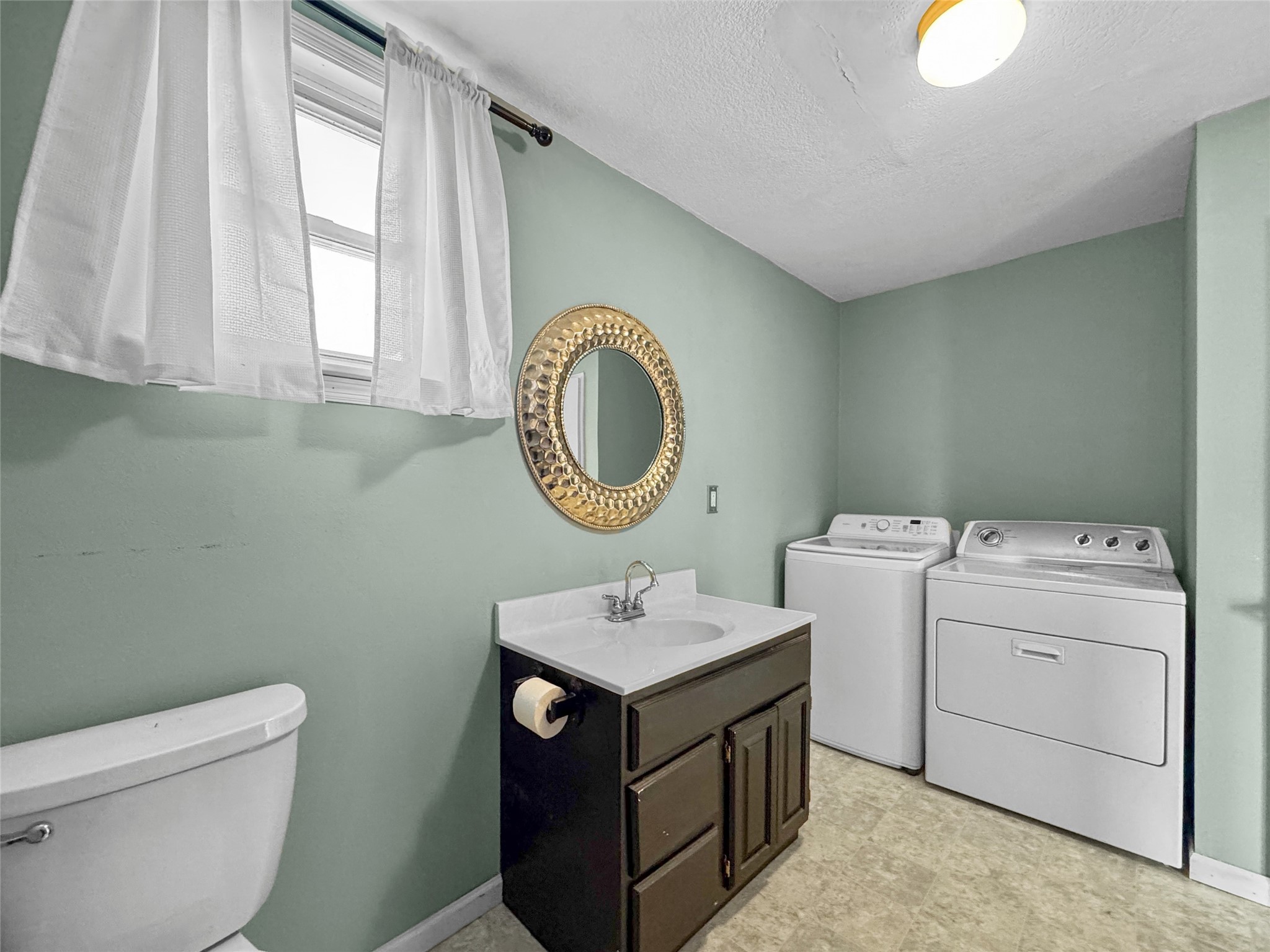 1102 Newman Street Property Photo 30