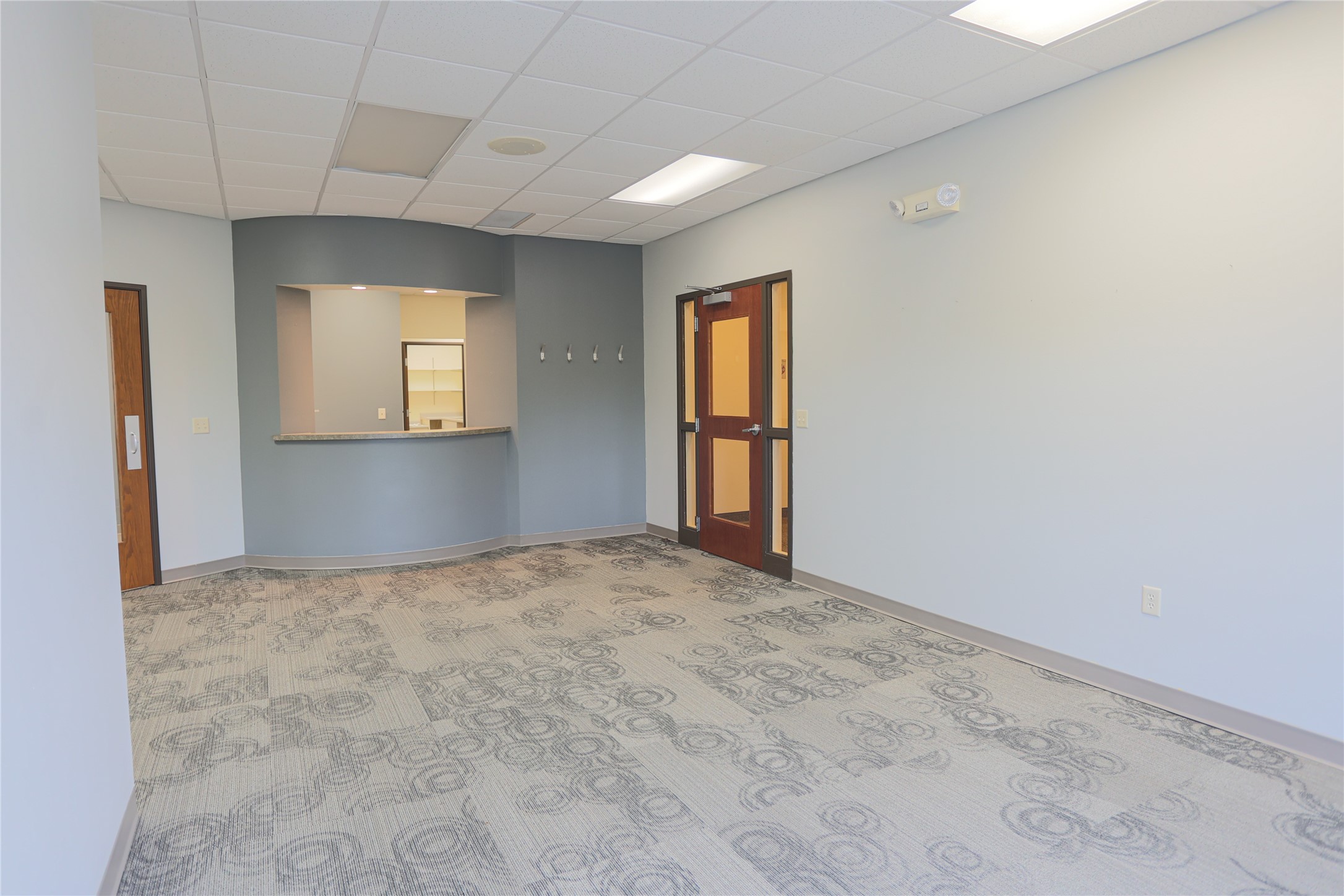 1561 Commerce Court 200 Property Photo 3
