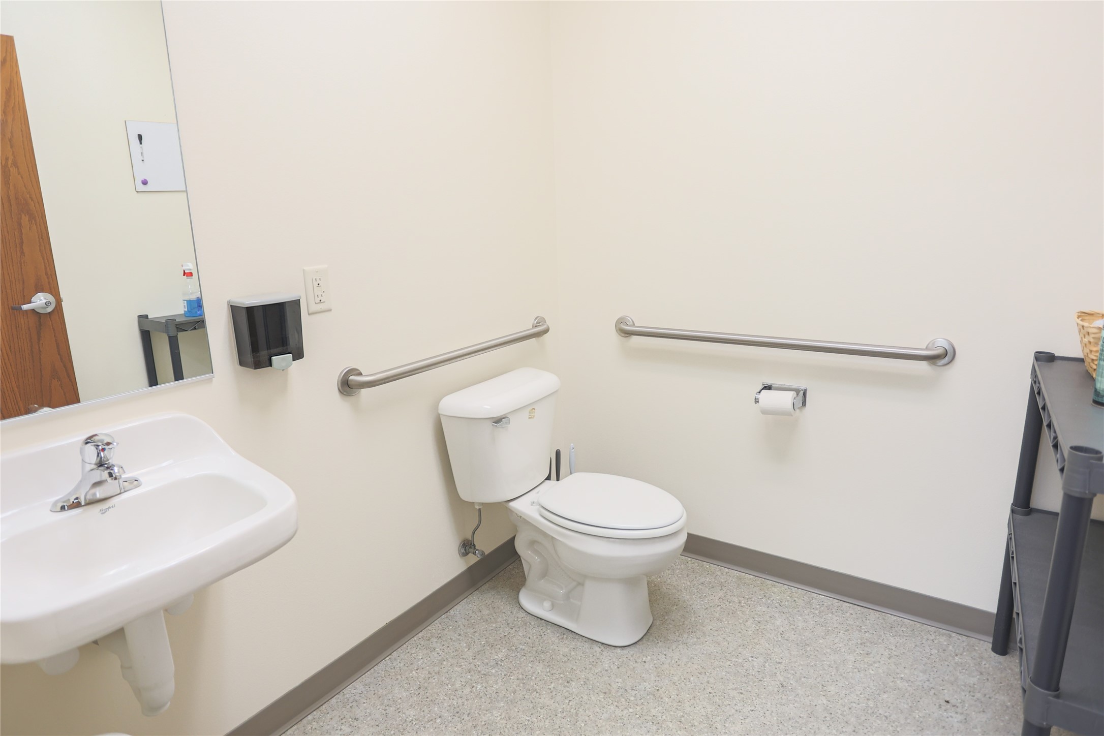 1561 Commerce Court 200 Property Photo 17