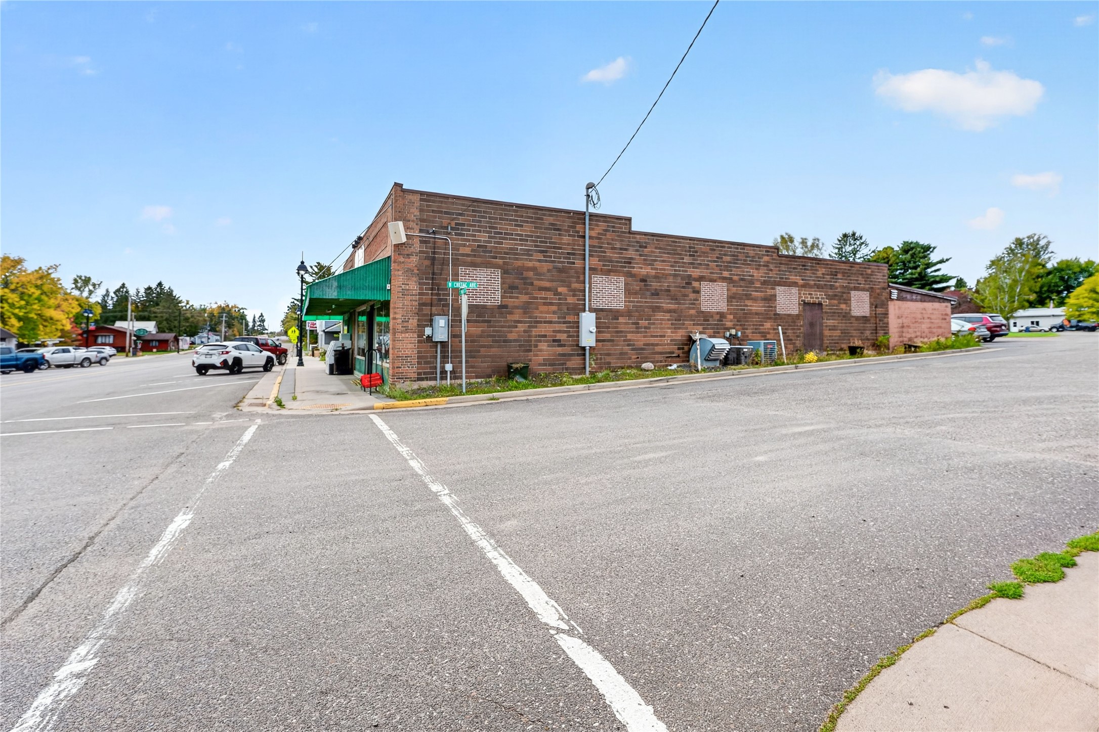 100 S Main Street Property Photo 3