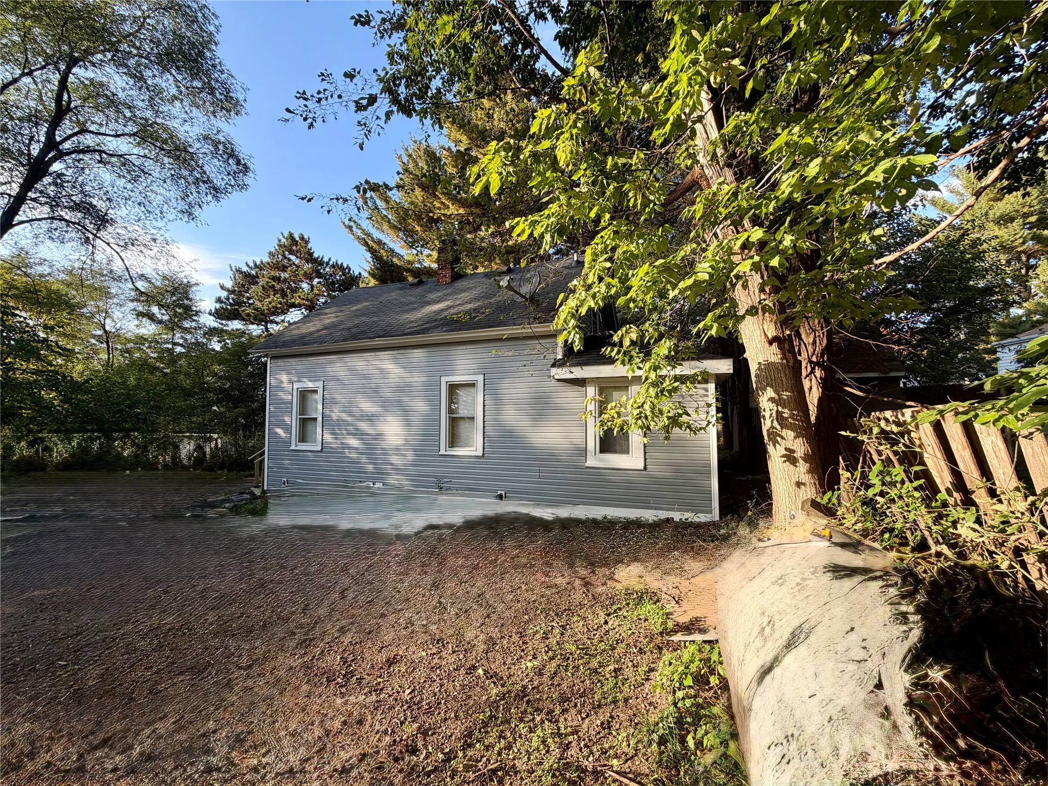 2519 Peebles Street Property Photo 3