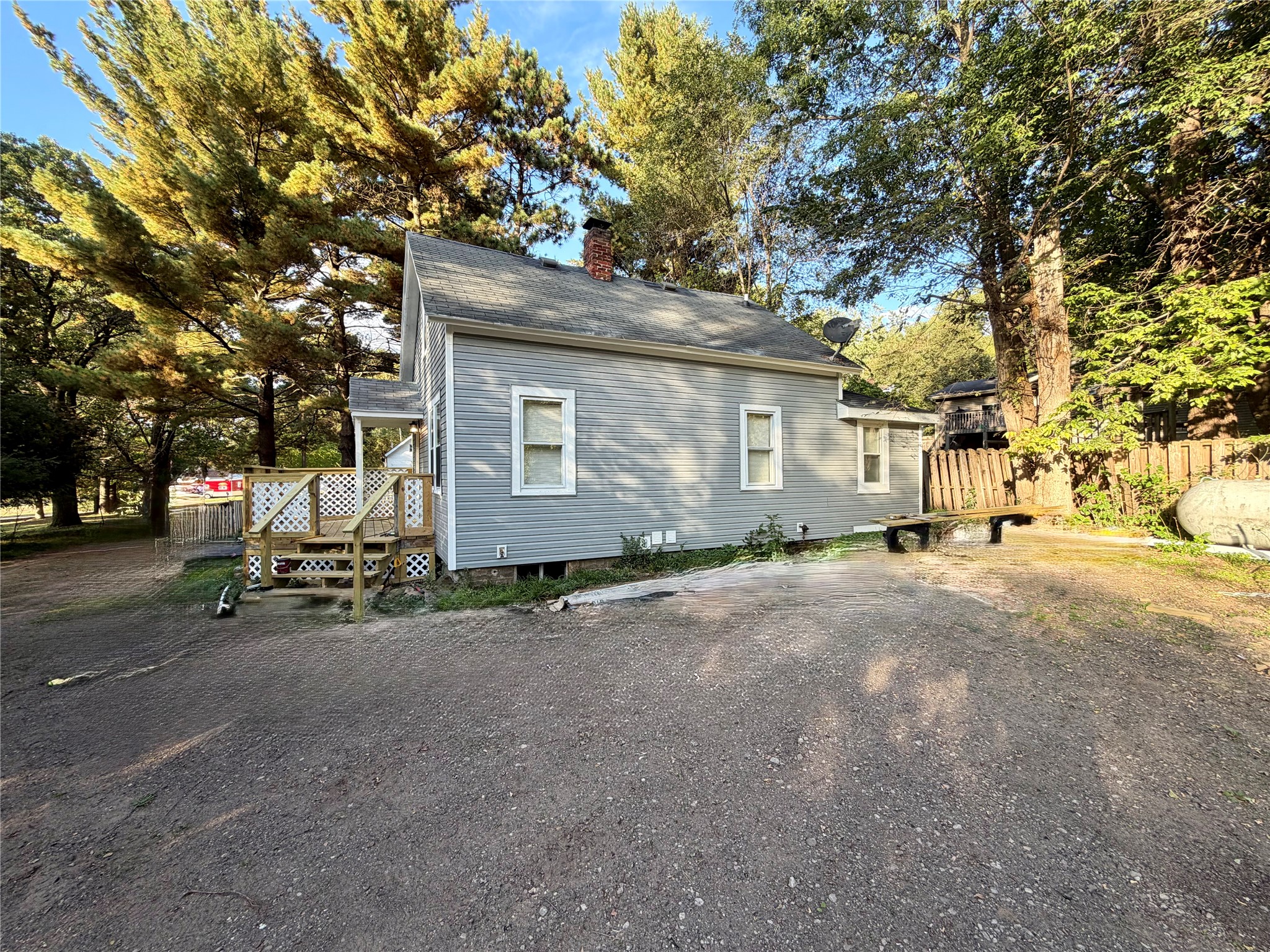 2519 Peebles Street Property Photo 4