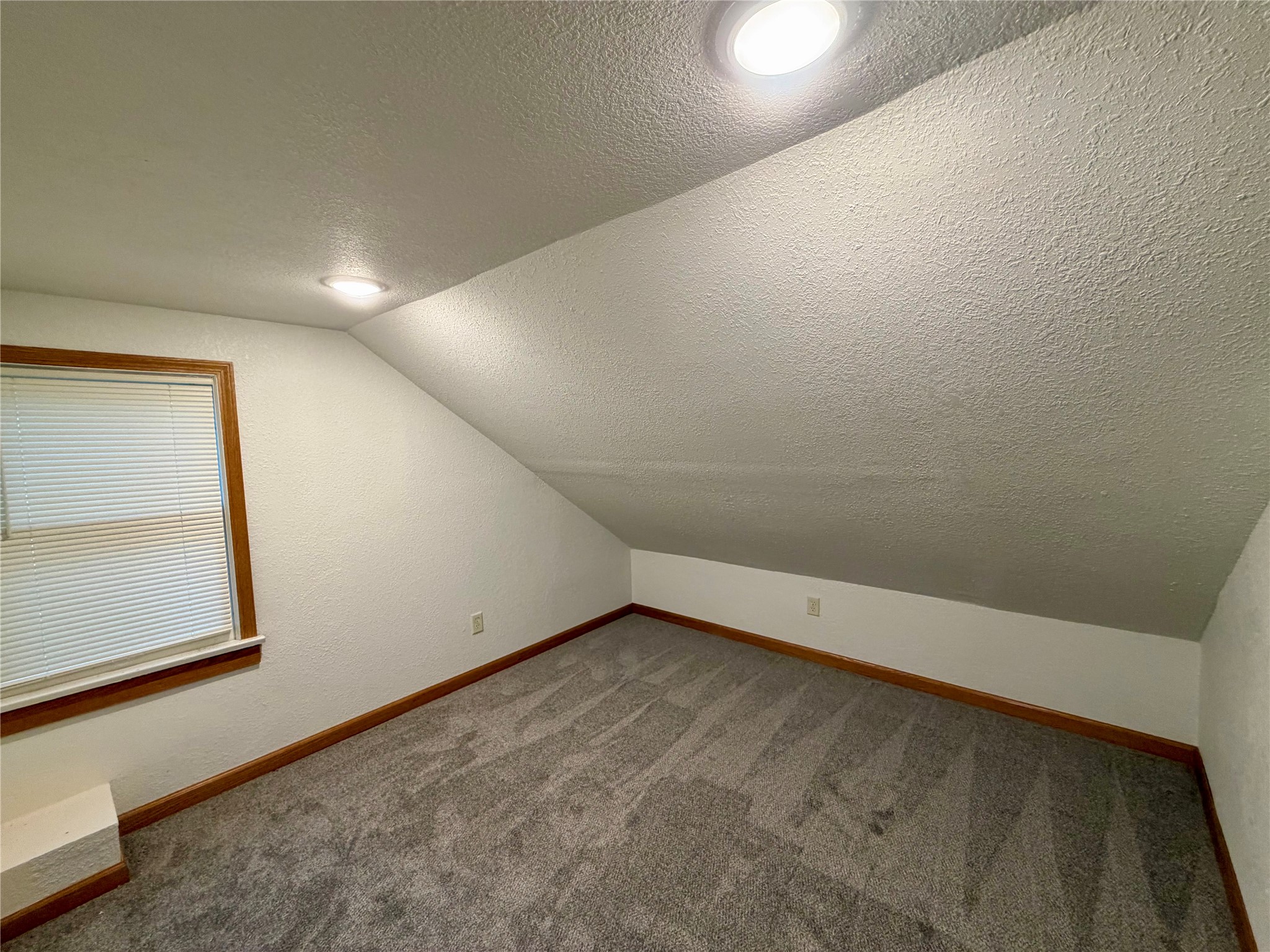 2519 Peebles Street Property Photo 10