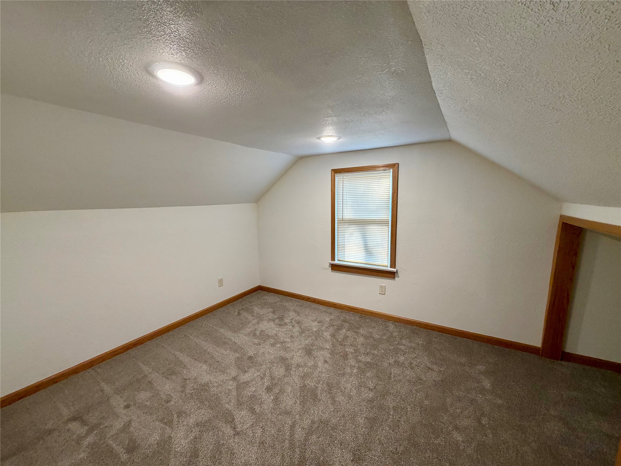 2519 Peebles Street Property Photo 12