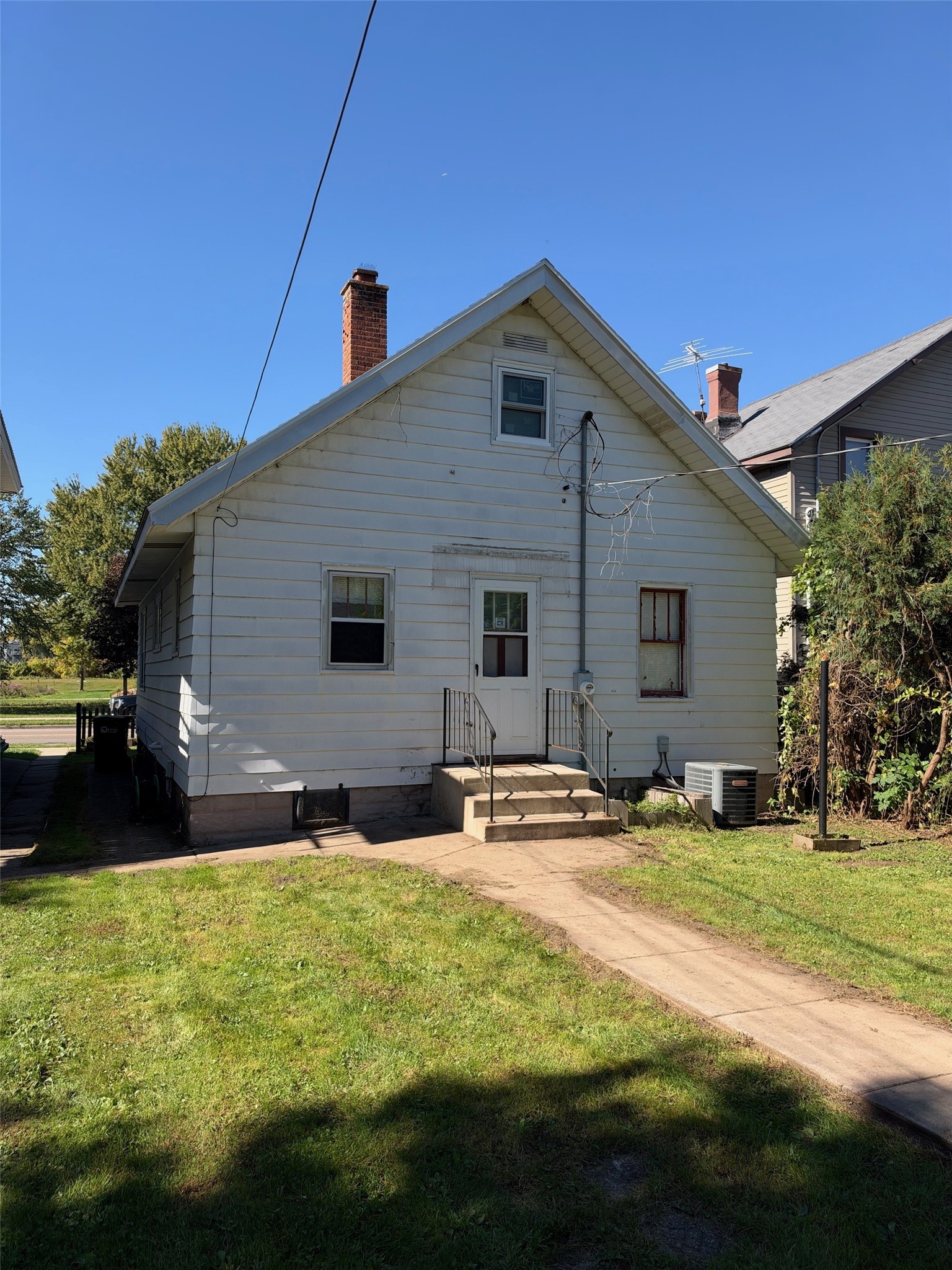 519 Forest Street Property Photo 2