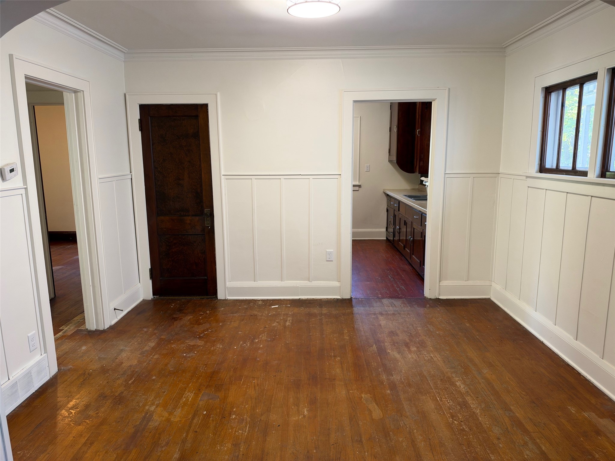 519 Forest Street Property Photo 4
