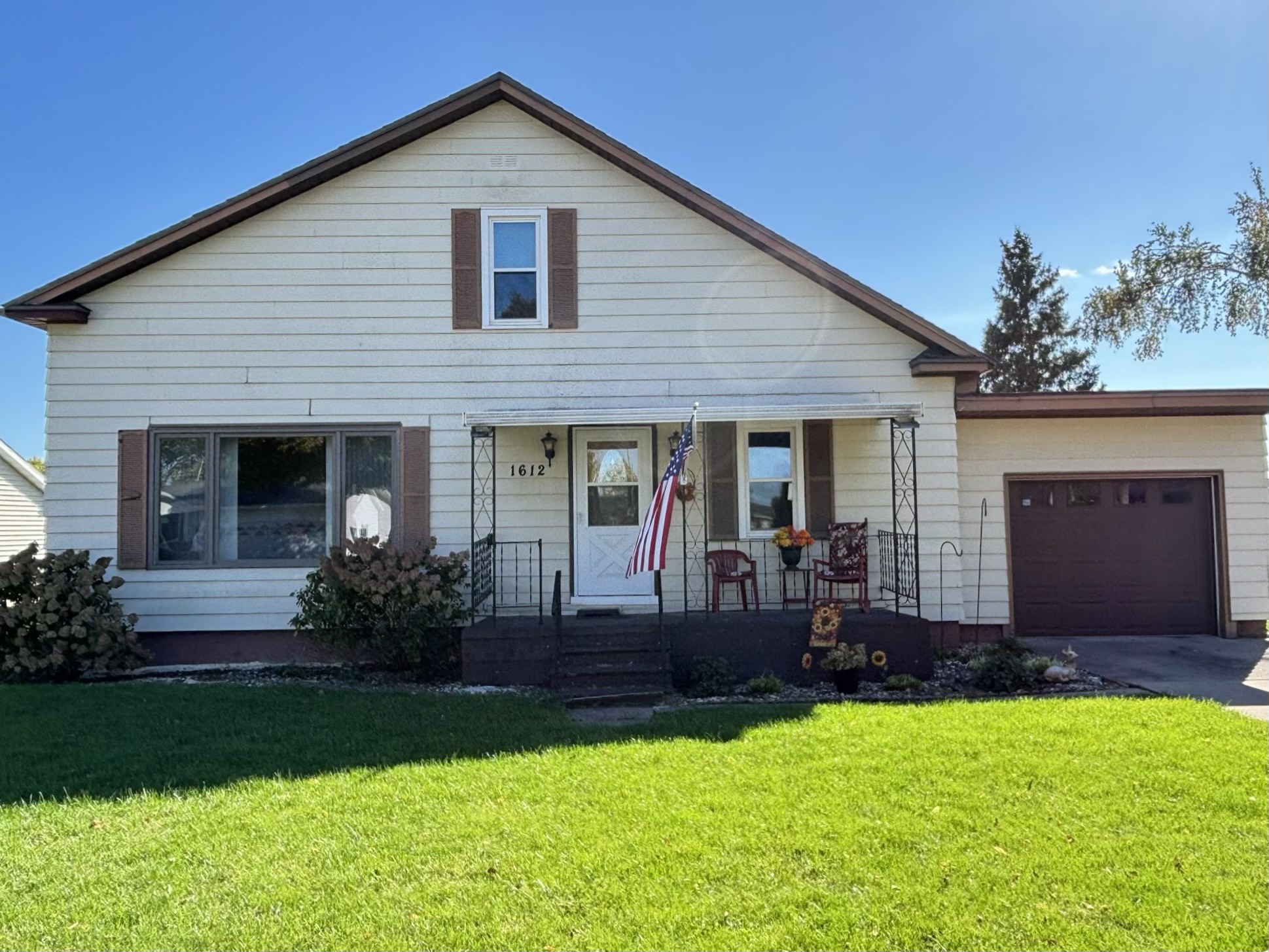 1612 6th Avenue Property Photo 1