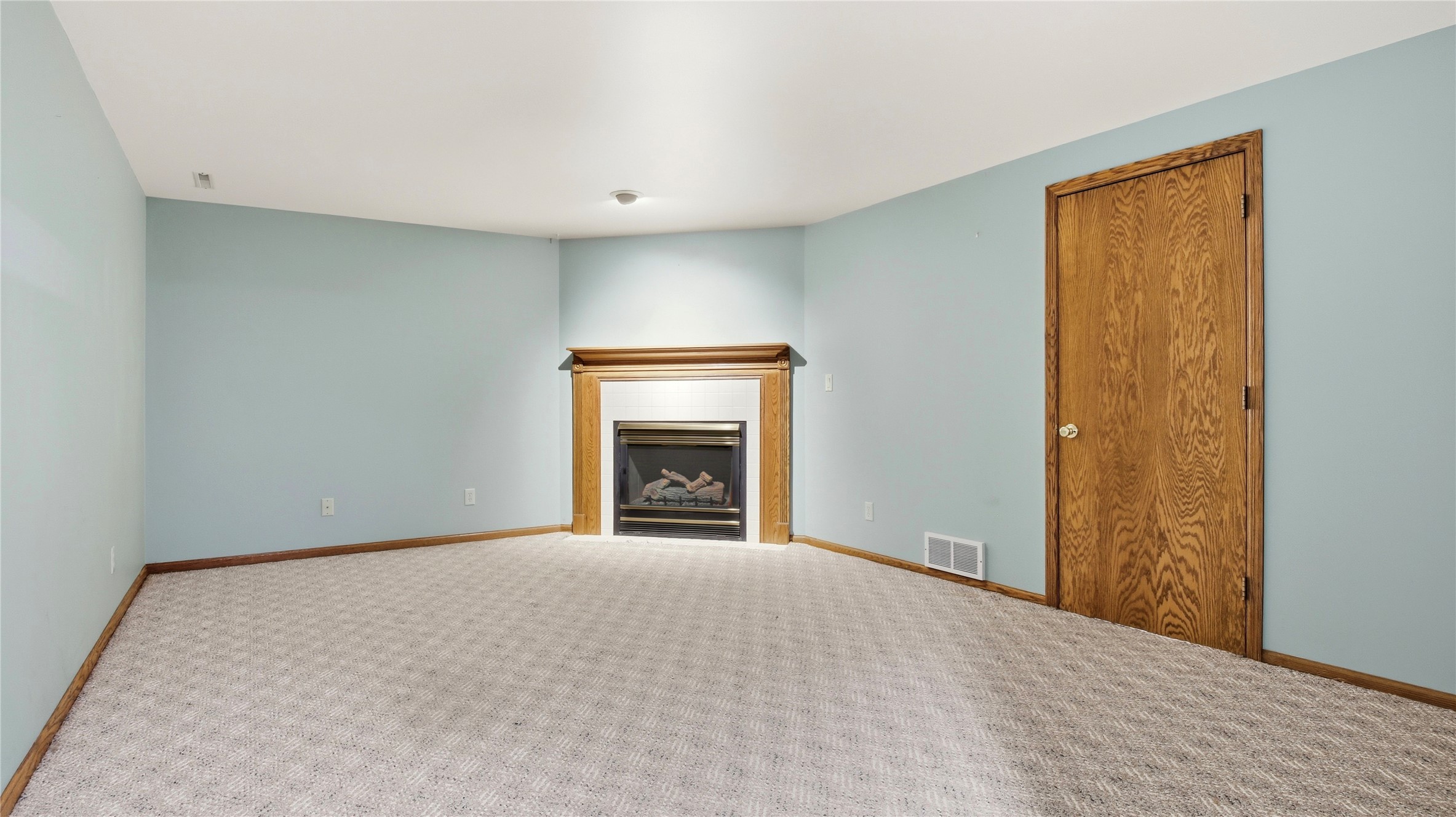2747 Diane Lane Property Photo 18