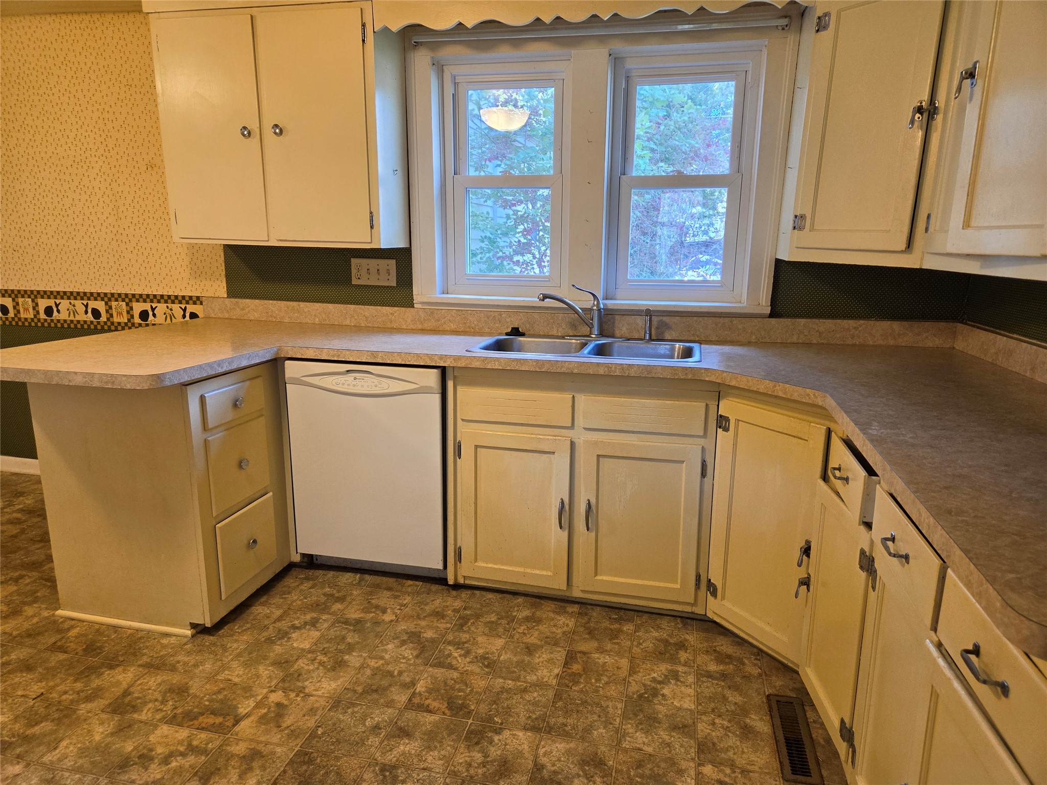 719 Pierce Street Property Photo 5