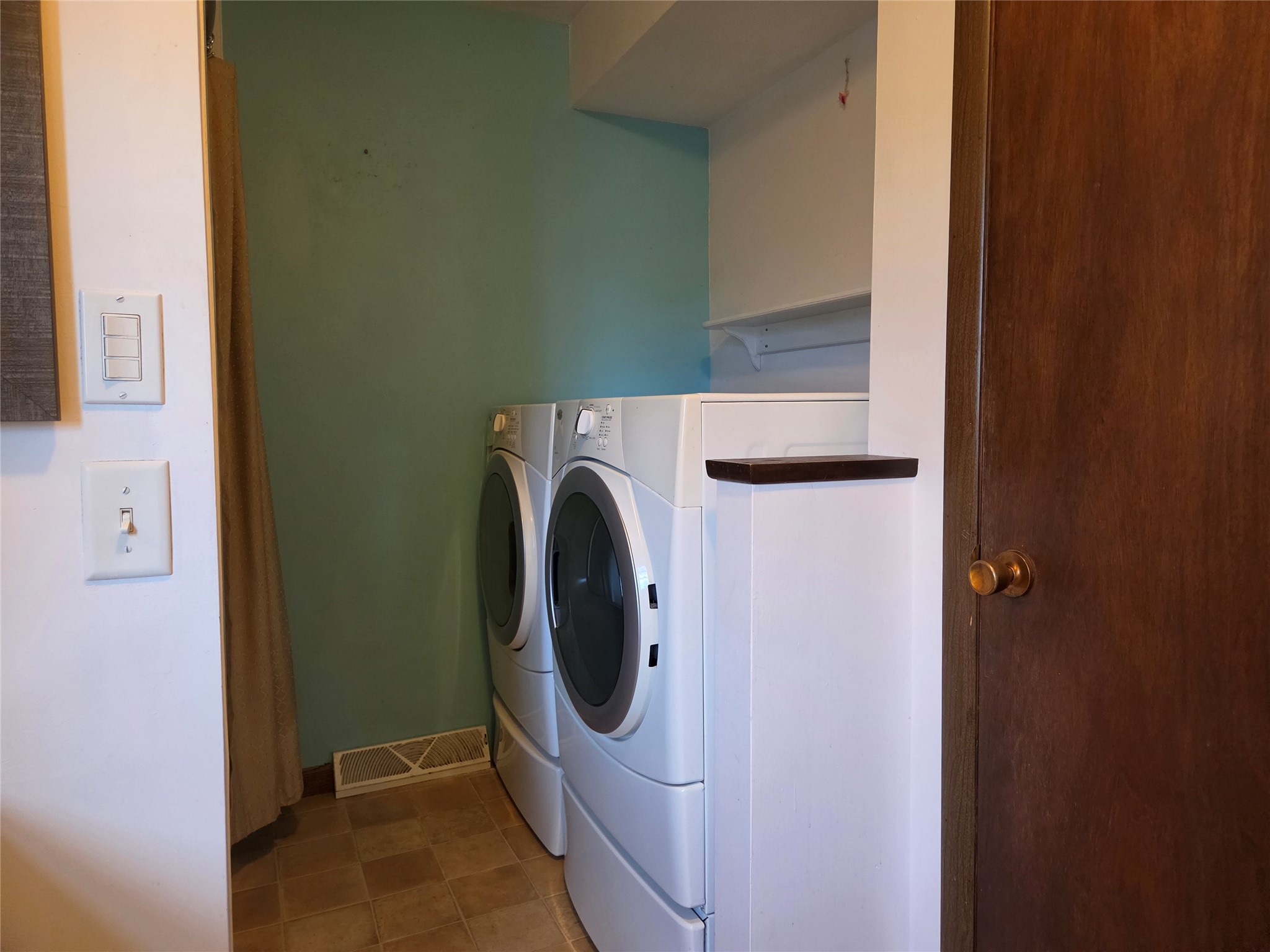 719 Pierce Street Property Photo 24