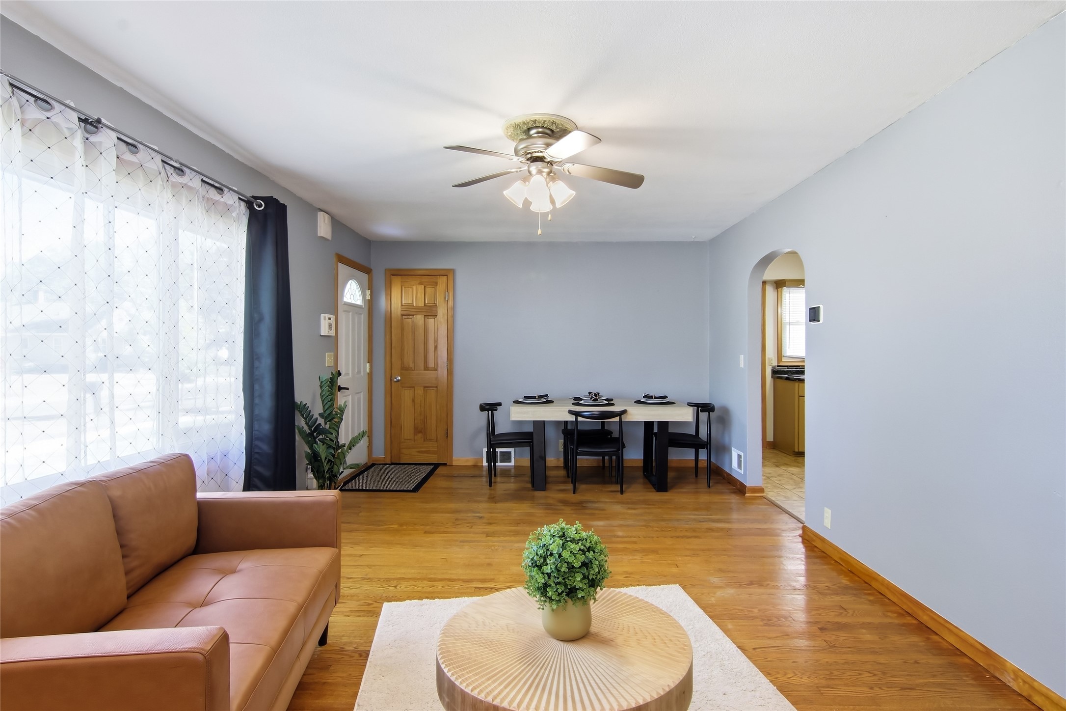 1043 Vine Street Property Photo 5
