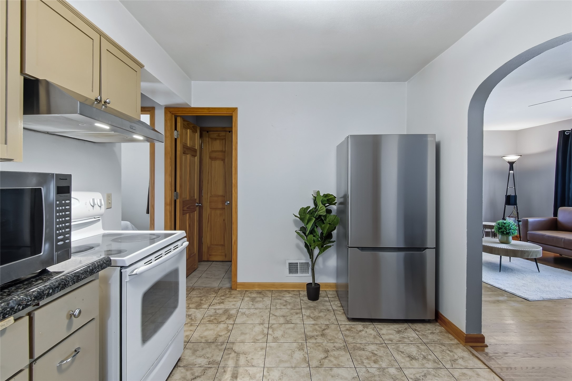 1043 Vine Street Property Photo 11