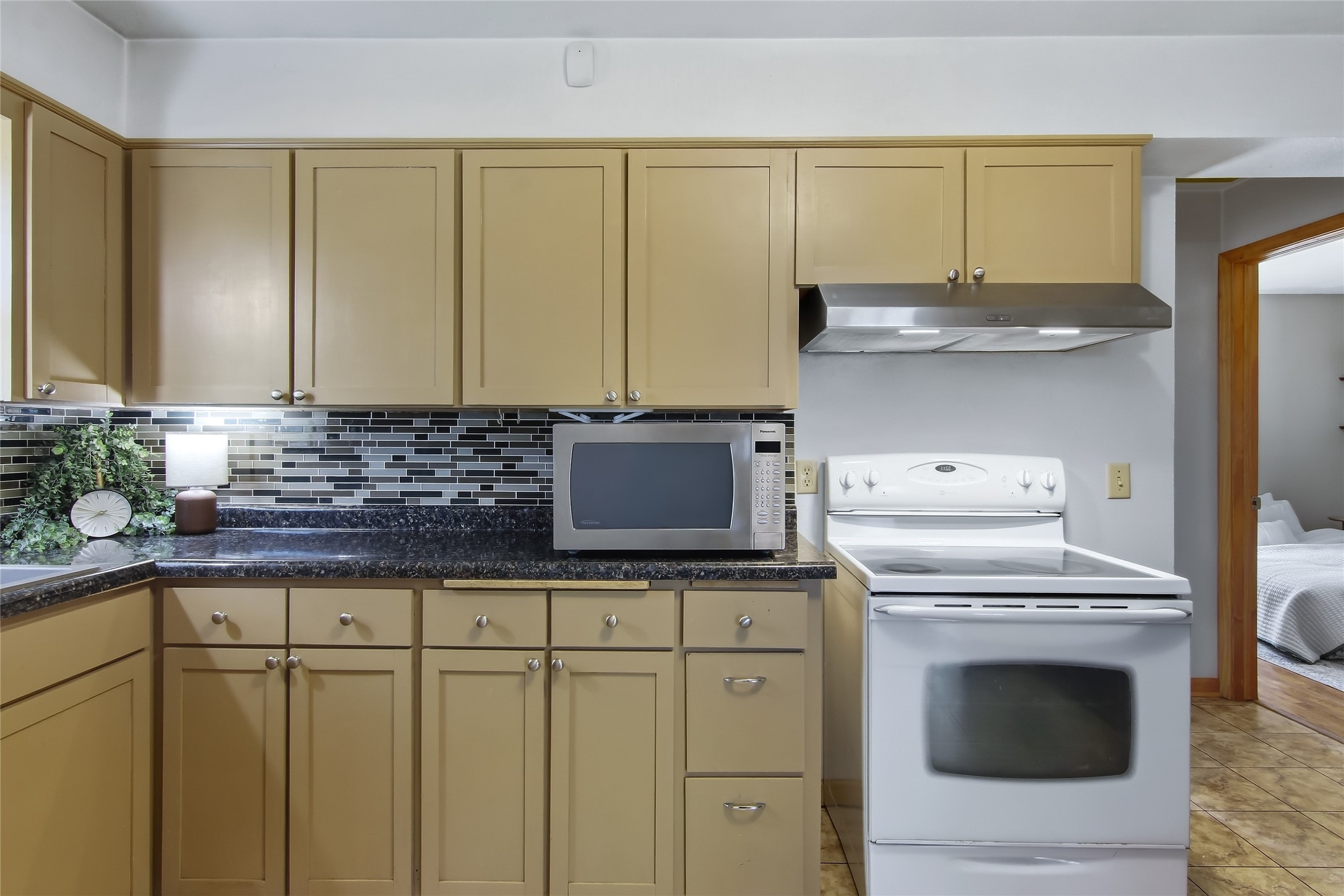 1043 Vine Street Property Photo 13