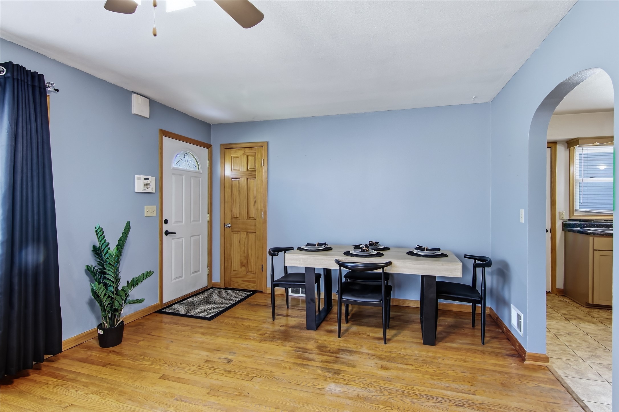 1043 Vine Street Property Photo 14