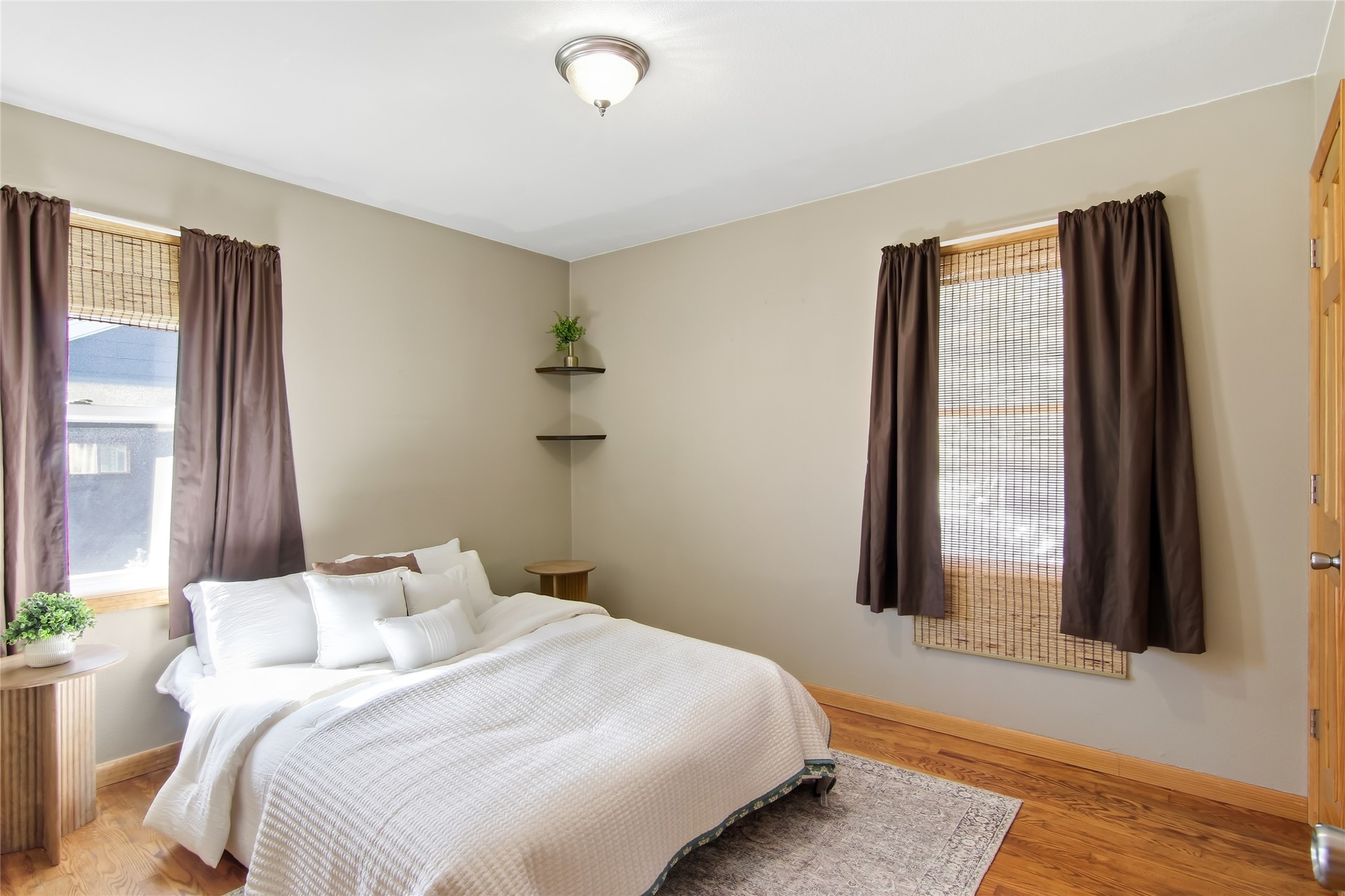 1043 Vine Street Property Photo 15