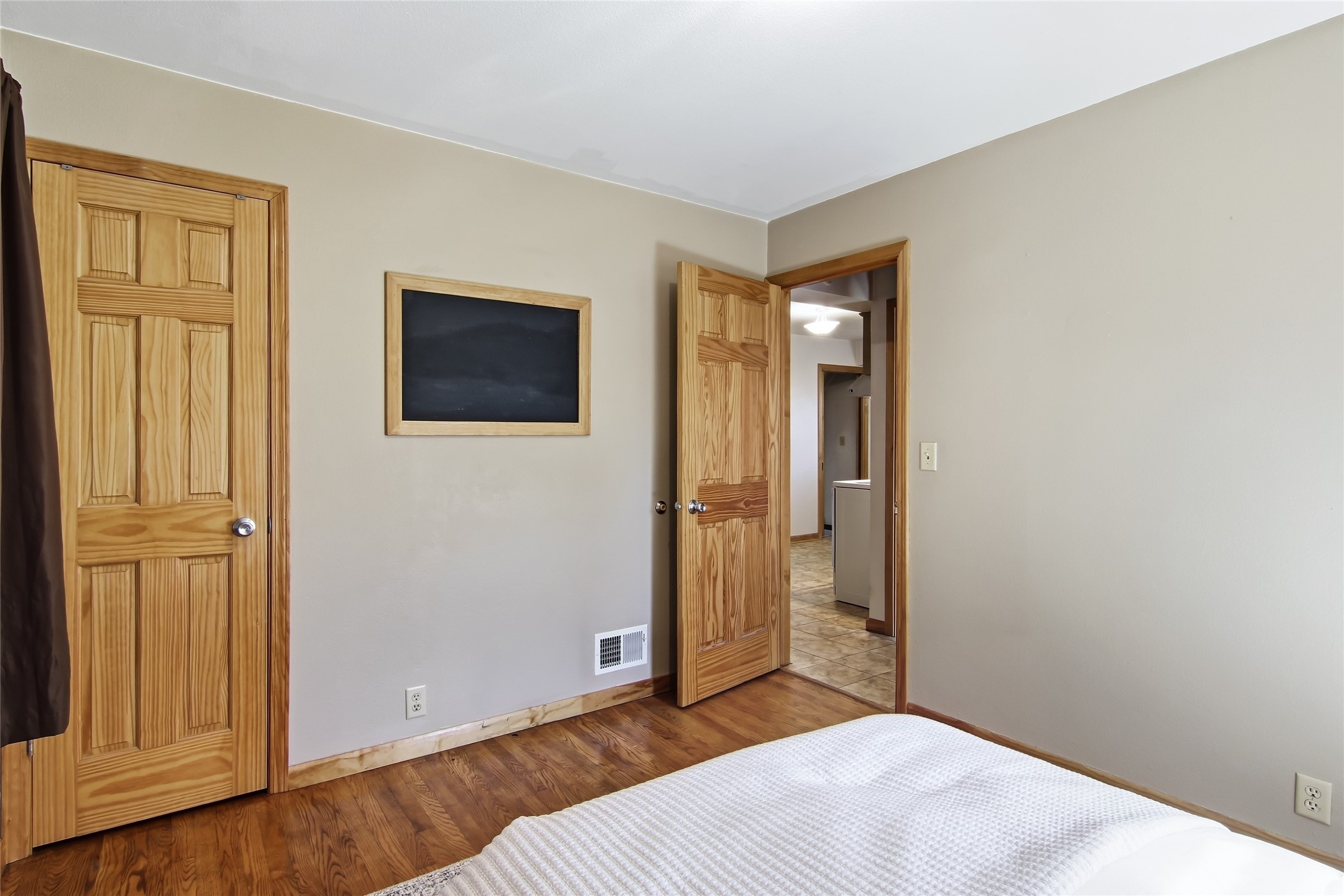 1043 Vine Street Property Photo 17