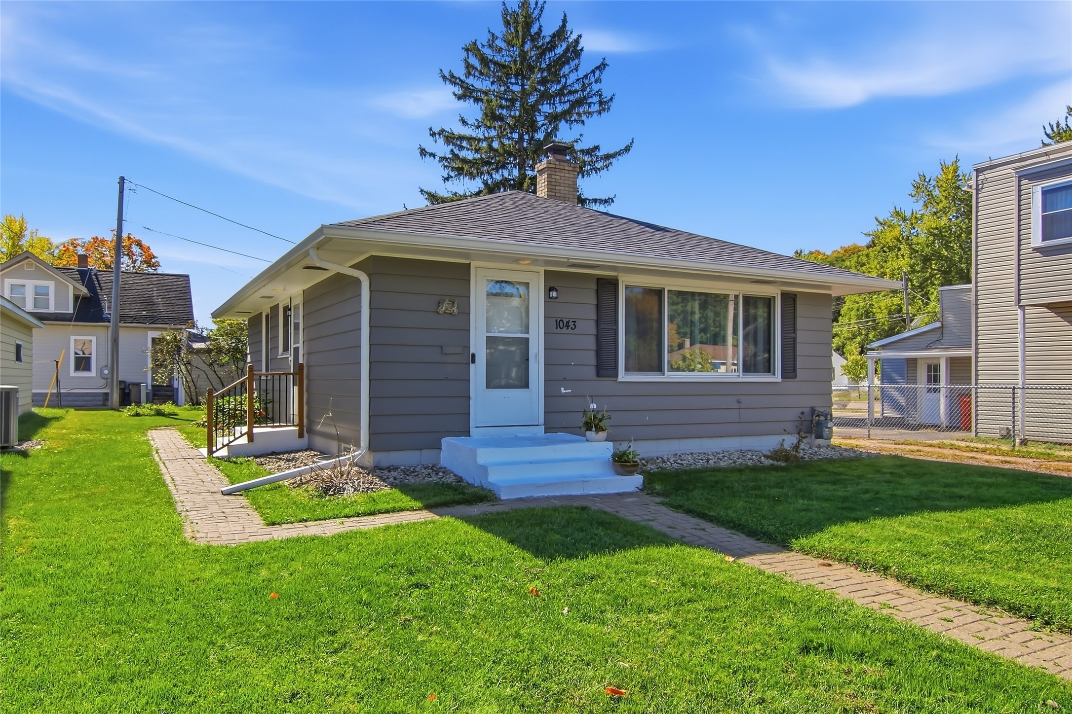 1043 Vine Street Property Photo 33