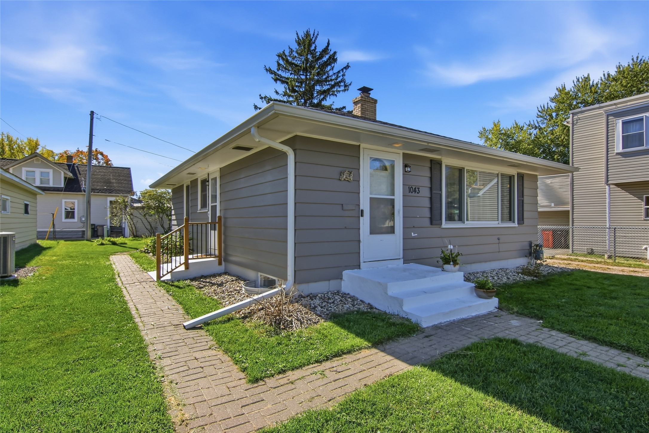 1043 Vine Street Property Photo 35