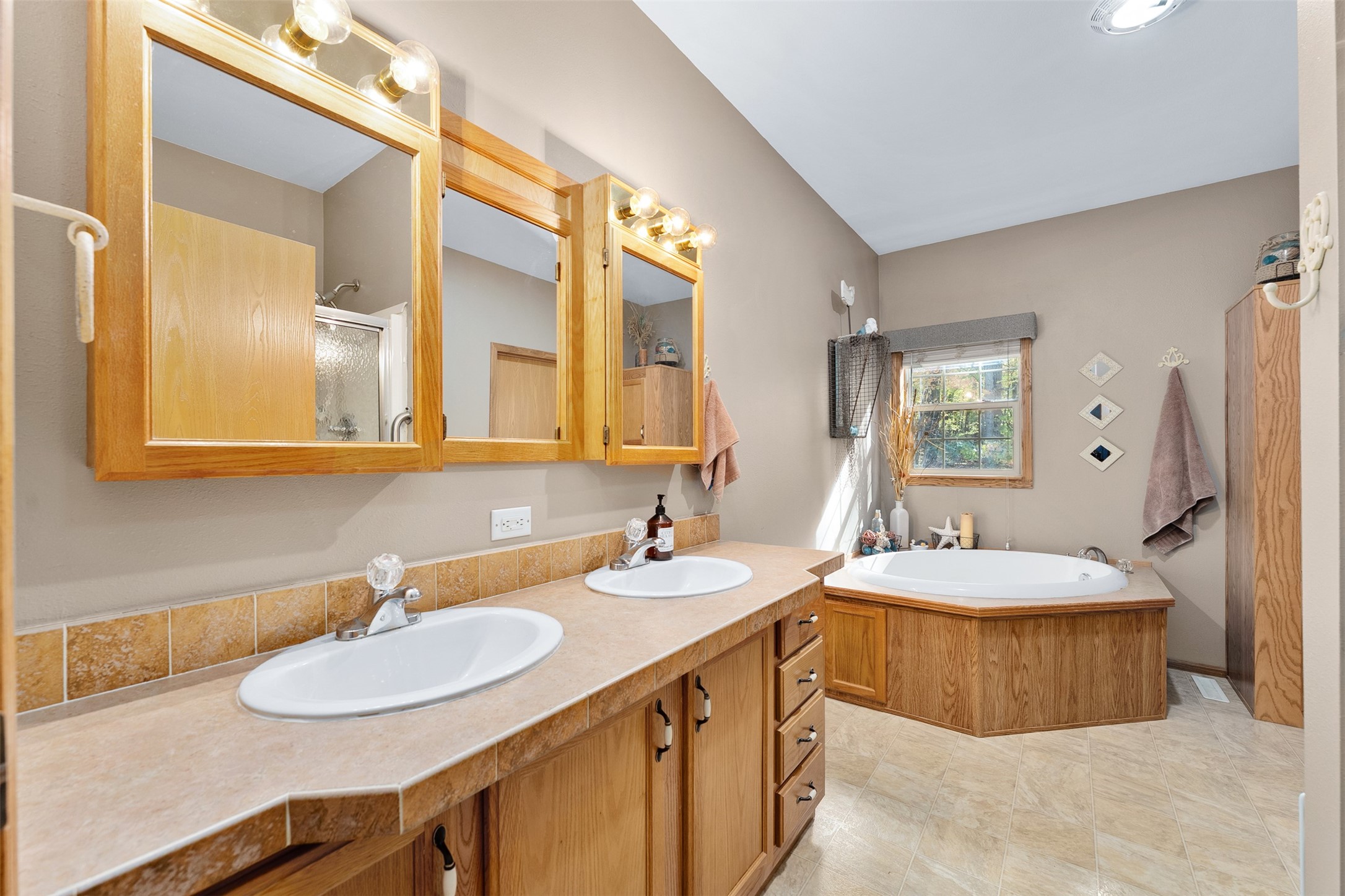W15501 Us Highway 10 Property Photo 21