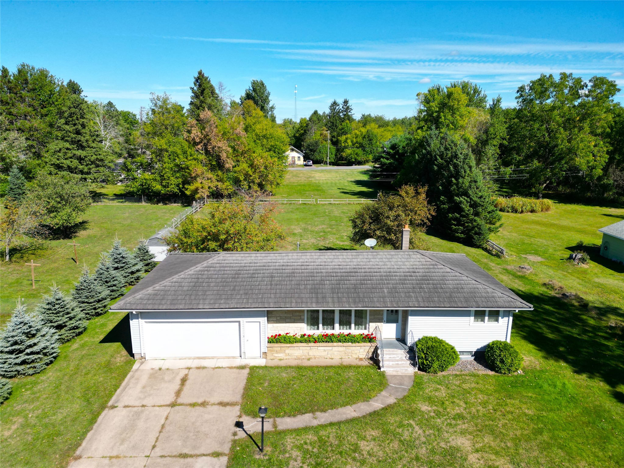 311 College Avenue W Property Photo 2