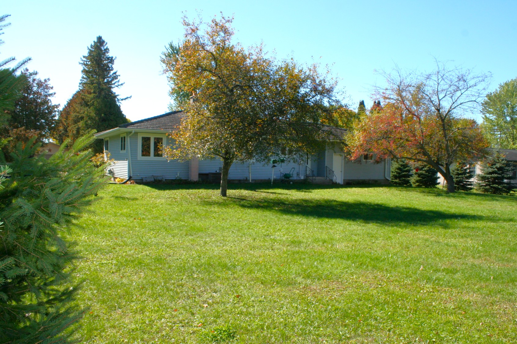 311 College Avenue W Property Photo 4