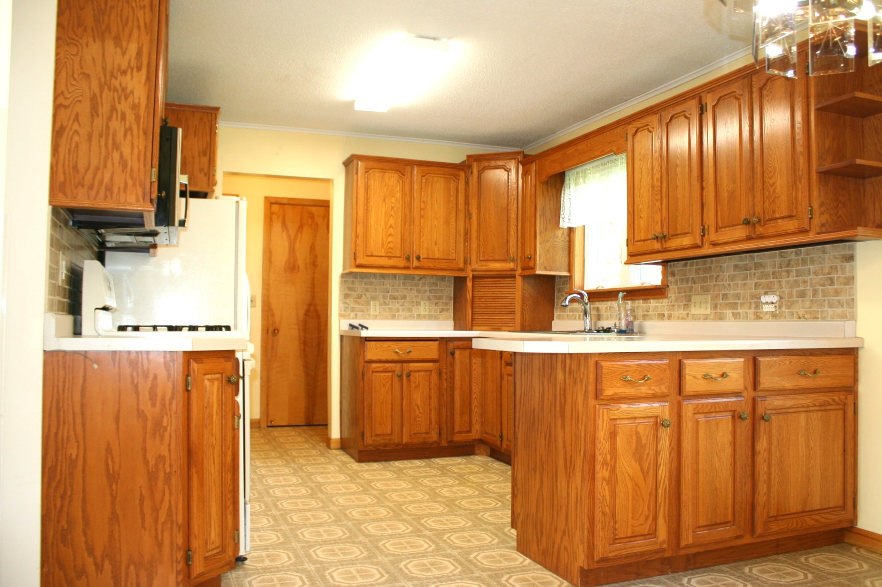 311 College Avenue W Property Photo 6